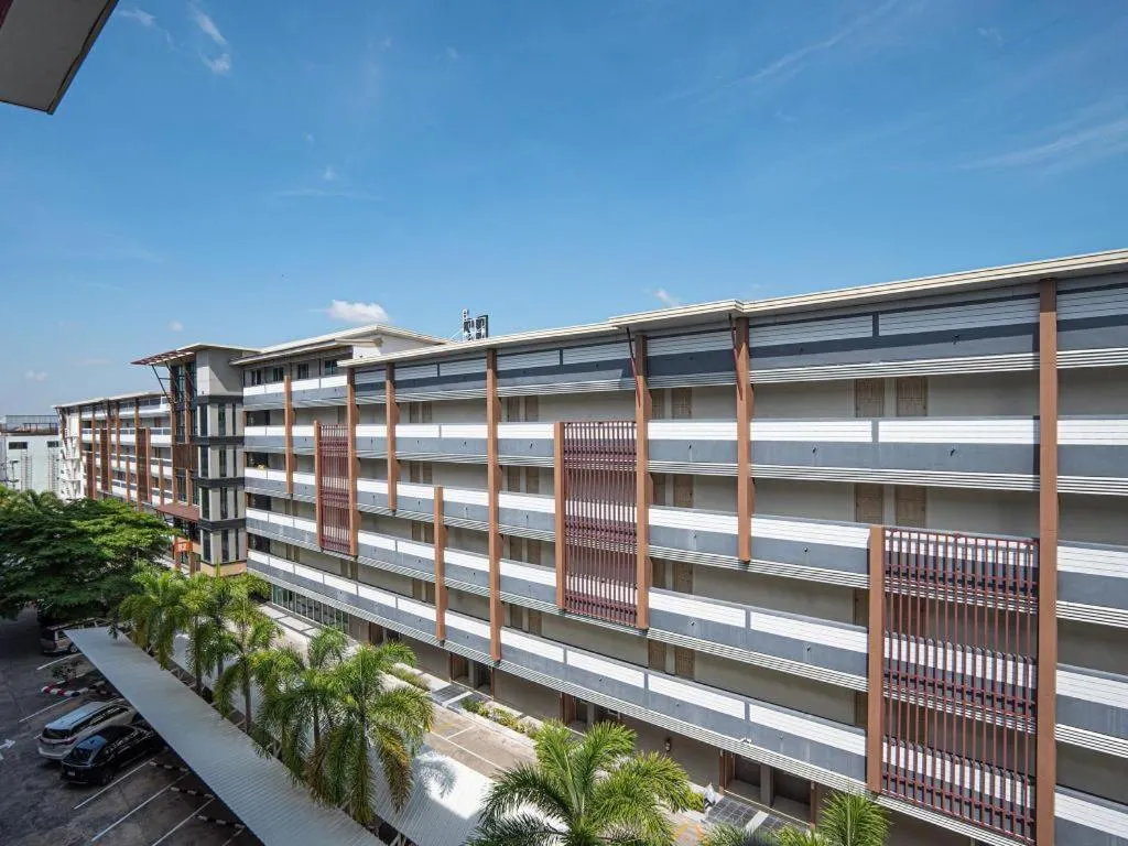 B2 Korat Night Market Boutique & Budget Hotel