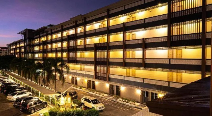 B2 Korat Night Market Boutique & Budget Hotel