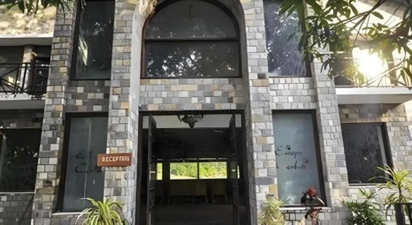 Pratiksha River Retreat