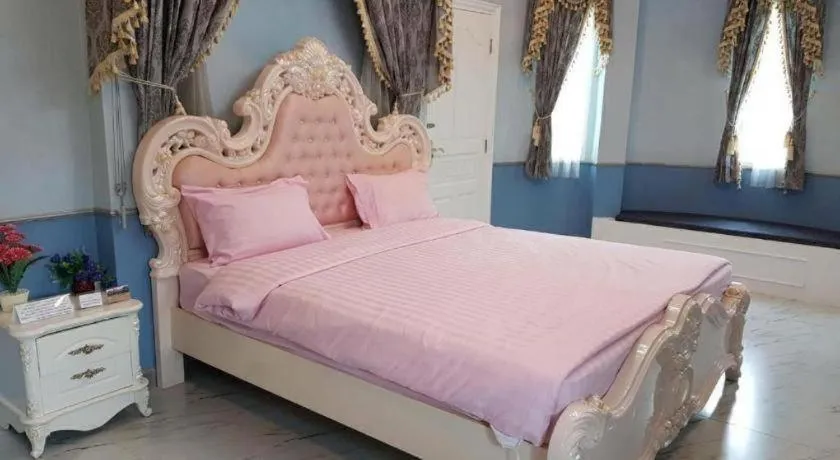 Bed in Cinque Terre Resort