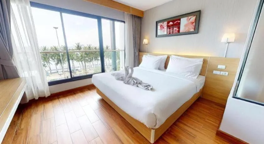 Bed in Coco Beach Resort