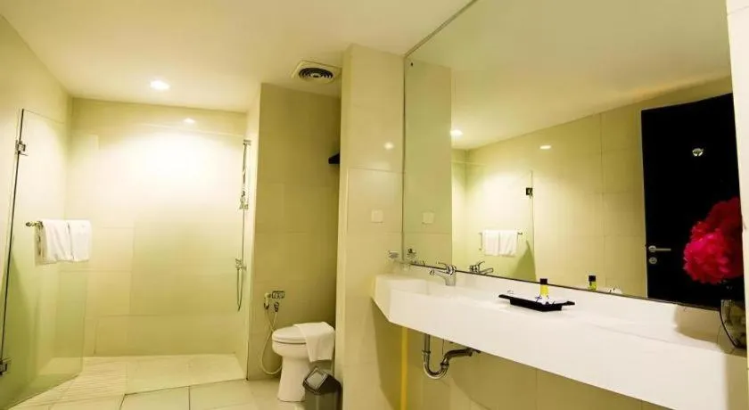 Royal Hotel n' Lounge