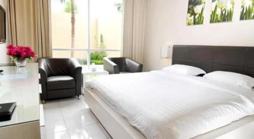 Bed in Royal Hotel n' Lounge