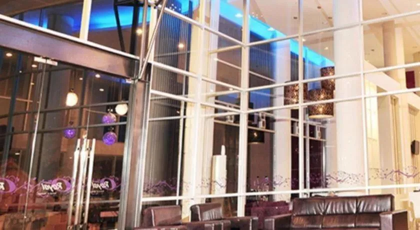 Royal Hotel n' Lounge
