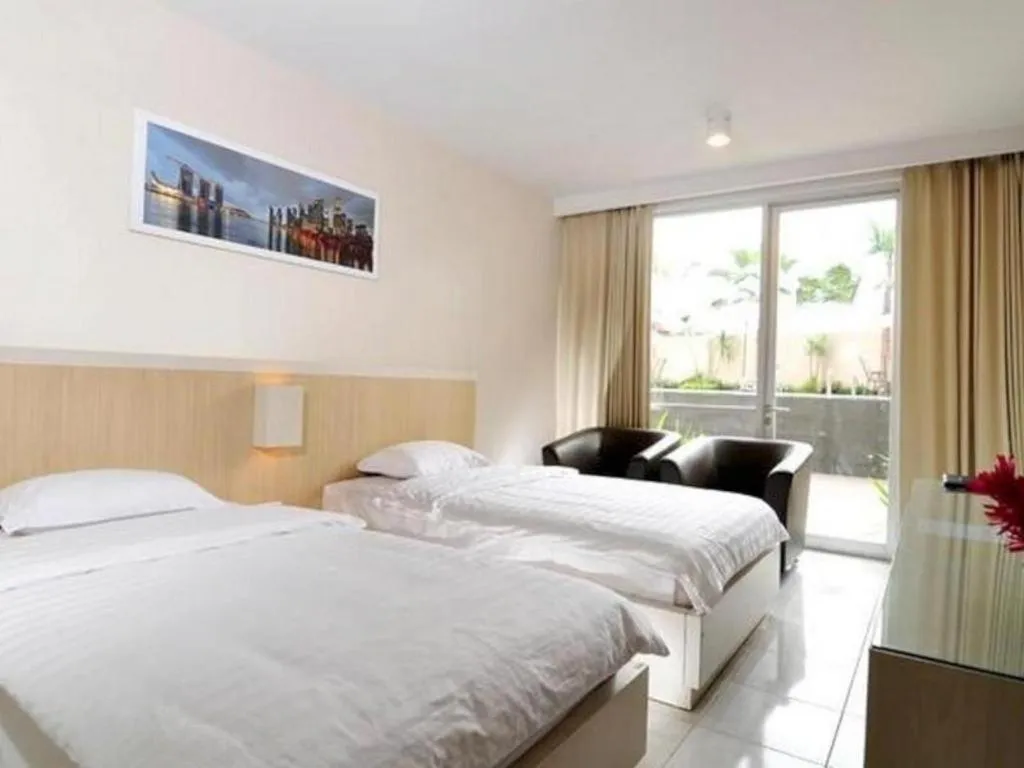 Bed in Royal Hotel n' Lounge