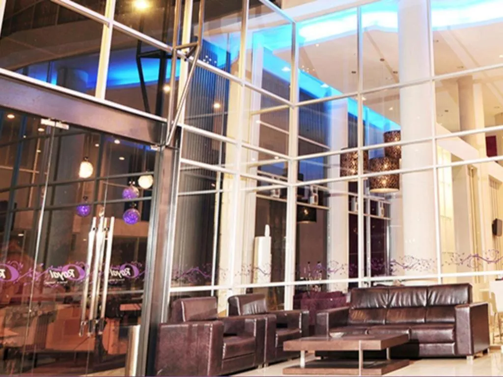Royal Hotel n' Lounge