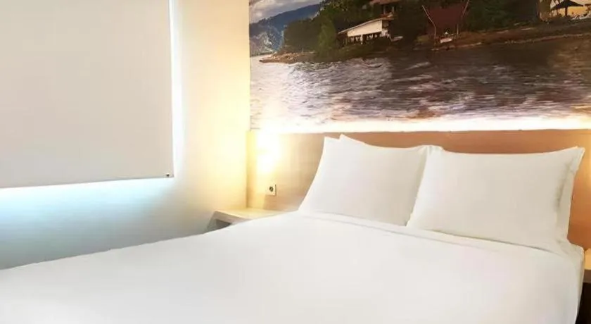 Bed in Cordex Hotel Medan