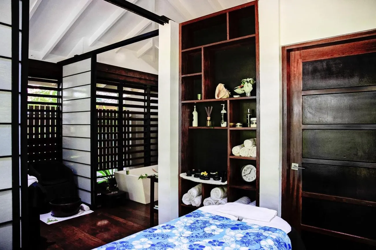 Bed in Barrier Beach Resort