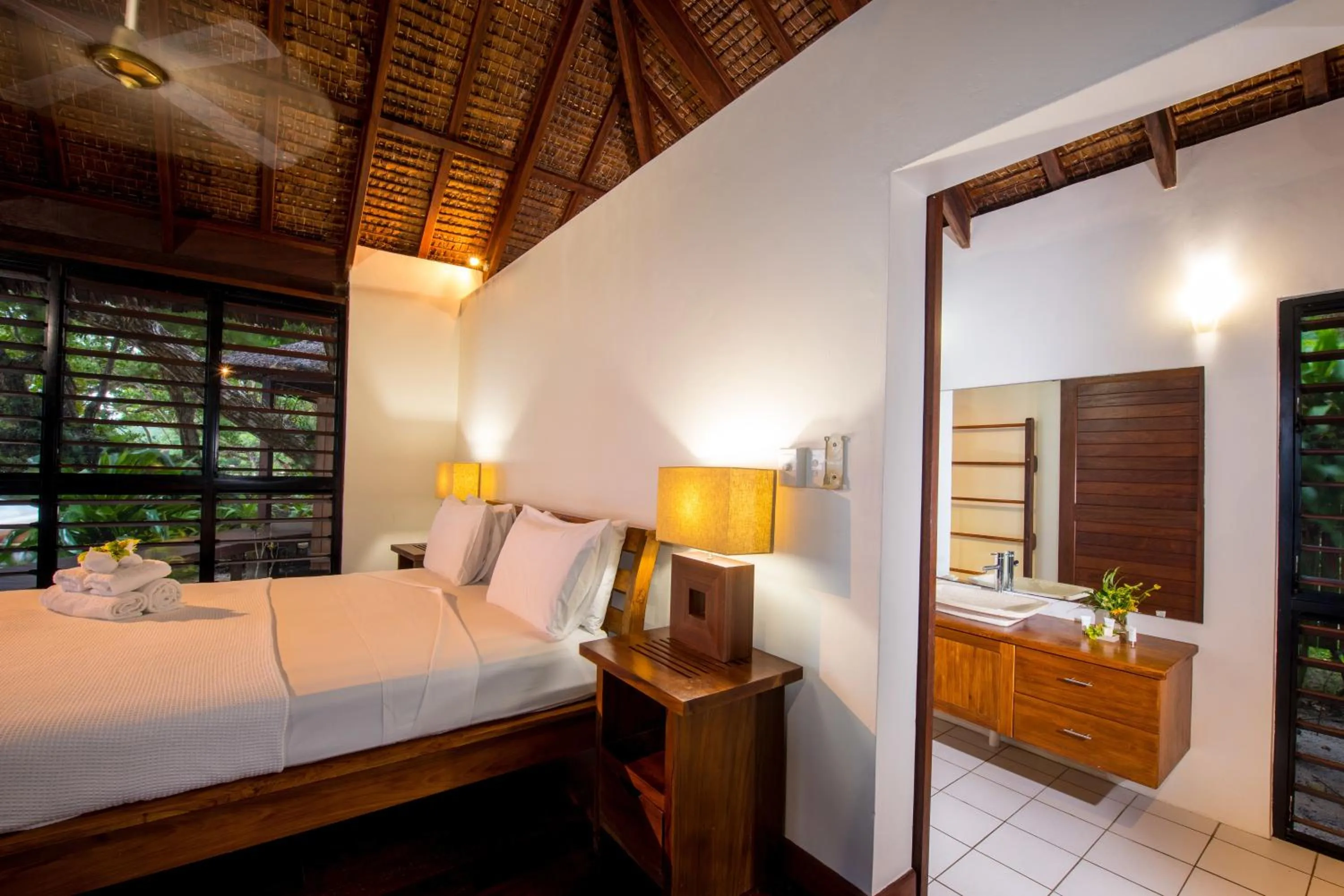 Bedroom, Bed in Barrier Beach Resort