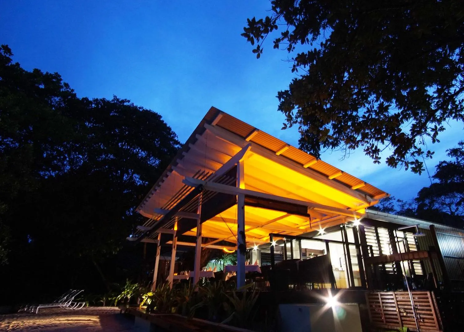 Restaurant/places to eat in Barrier Beach Resort