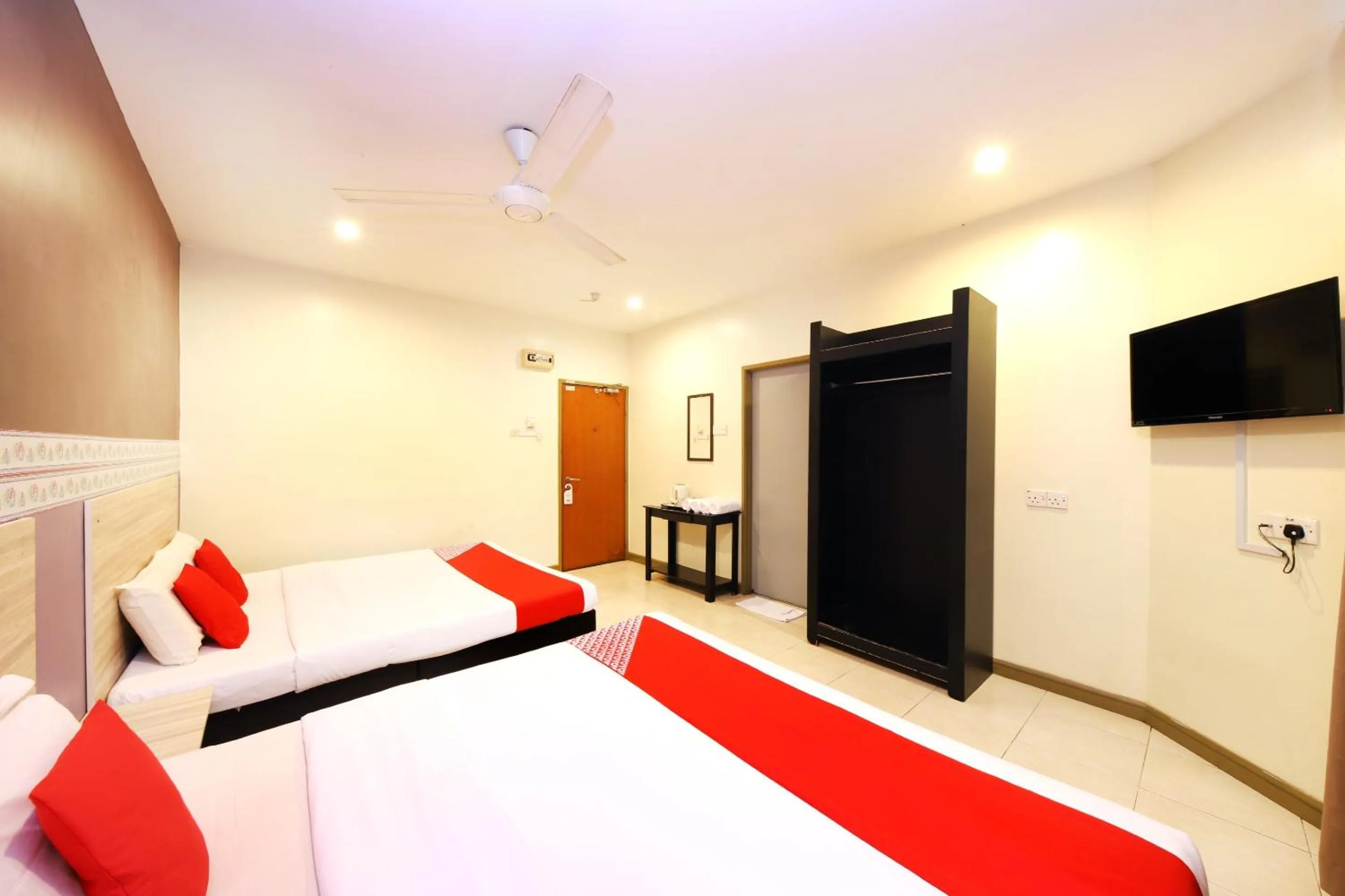 Bedroom, Bed in Collection O Batu Ferringhi Beach formerly ESQ Ferringhi