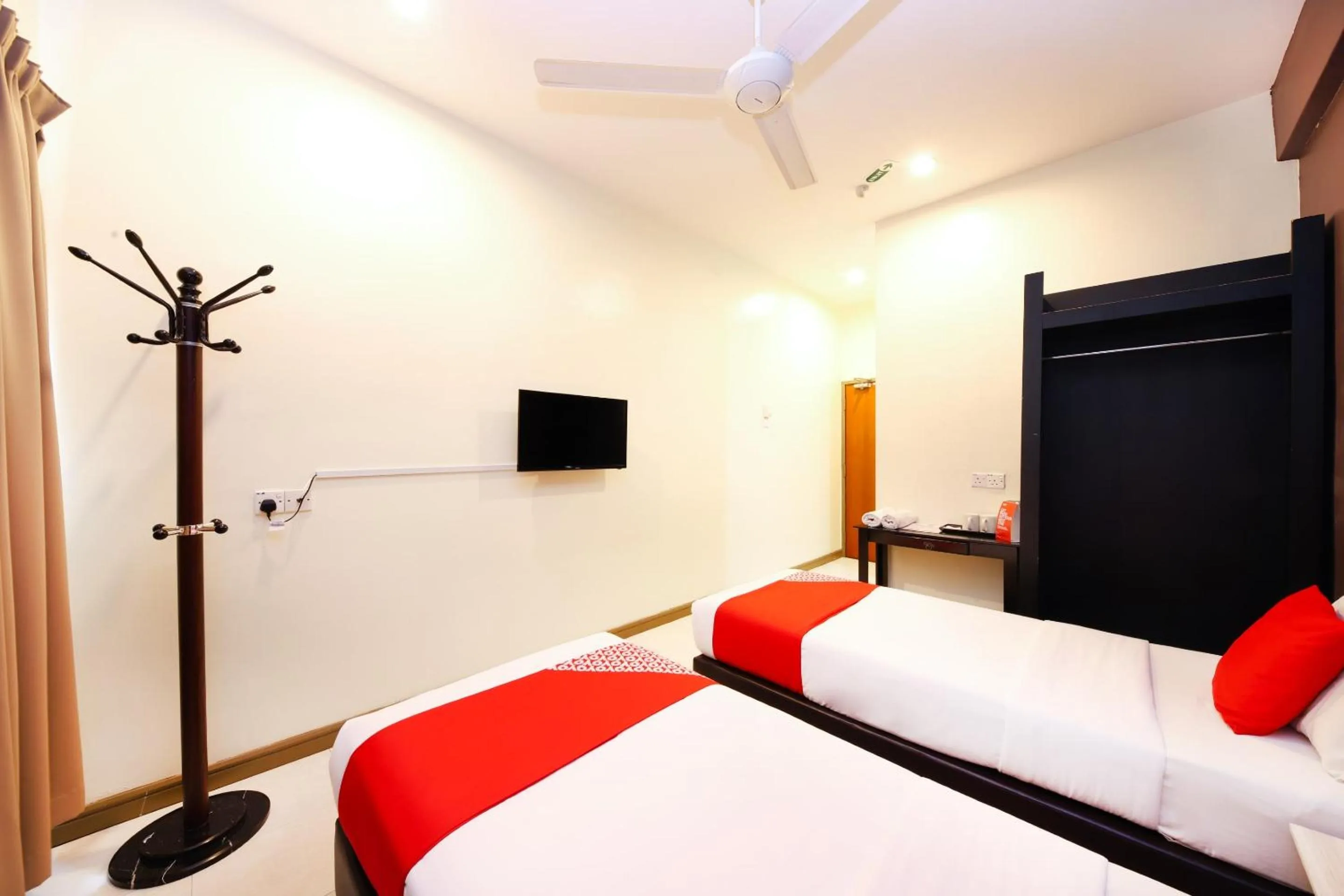 Bedroom, Bed in Collection O Batu Ferringhi Beach formerly ESQ Ferringhi