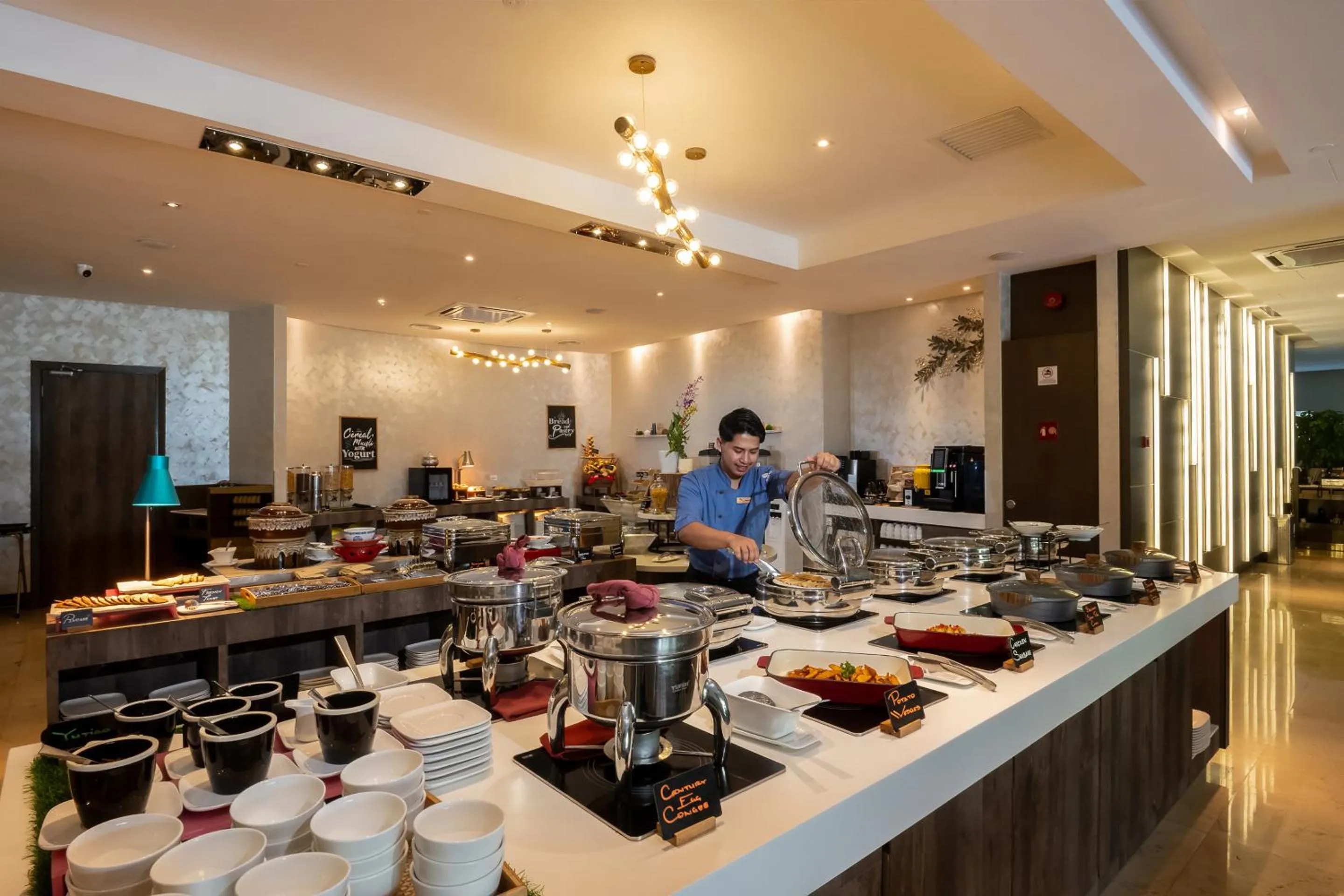 Restaurant/places to eat in Olive Tree Hotel Penang