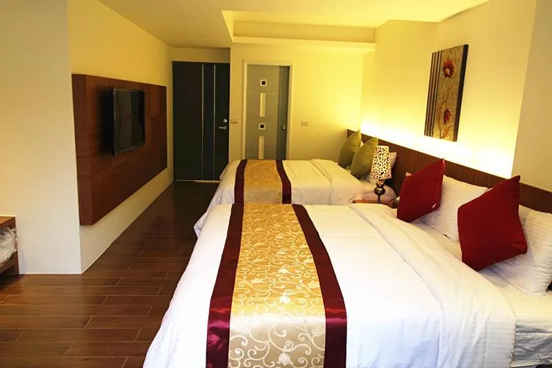 Photo of the whole room, Bed in Maui B&B