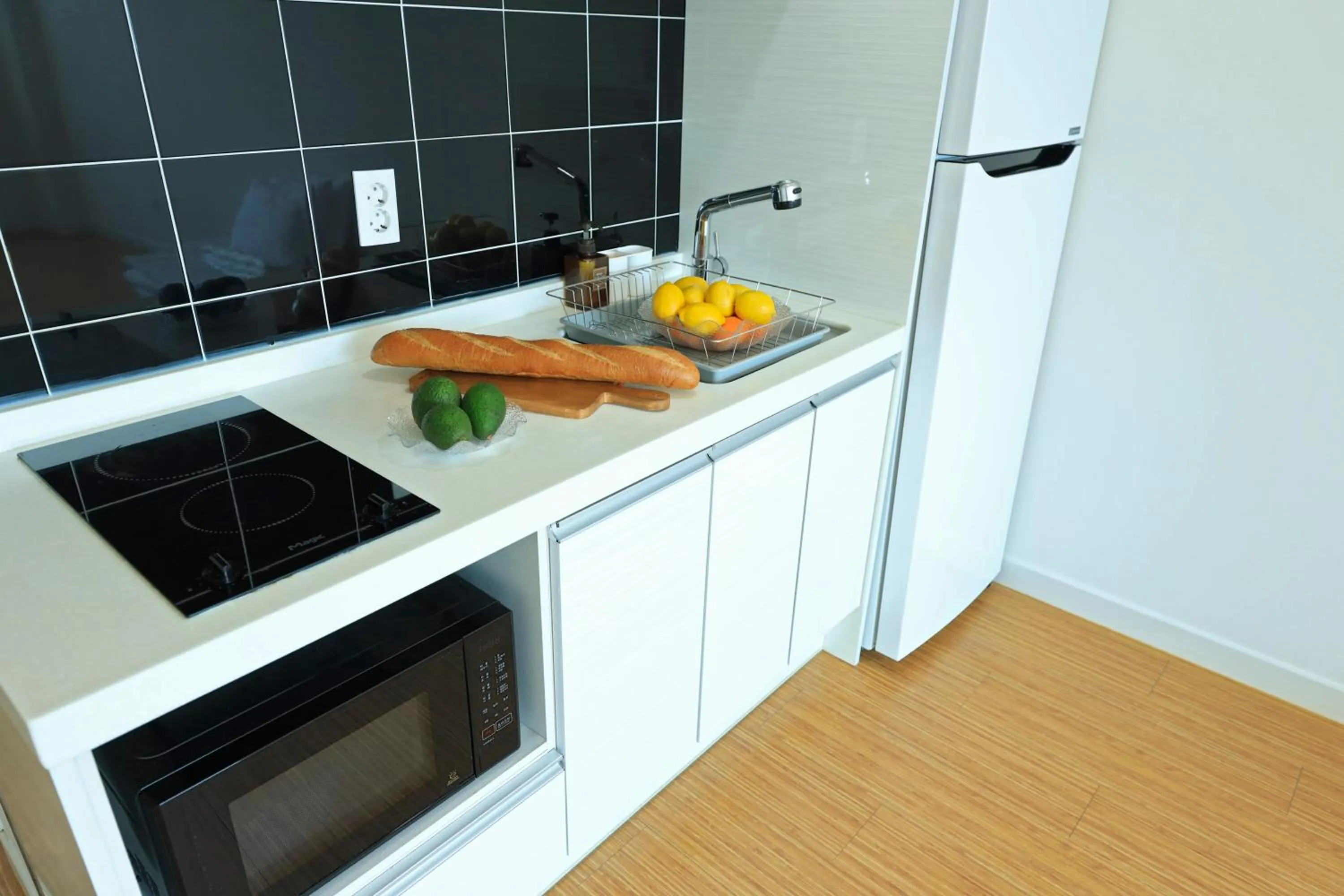 Kitchen or kitchenette in Doya Hotel Geoje