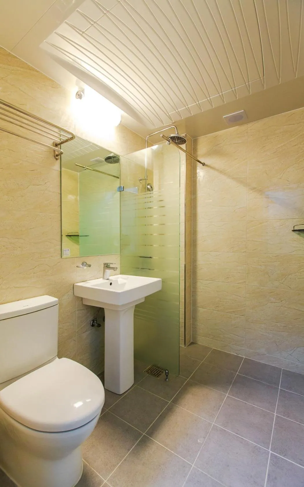 Shower in Doya Hotel Geoje