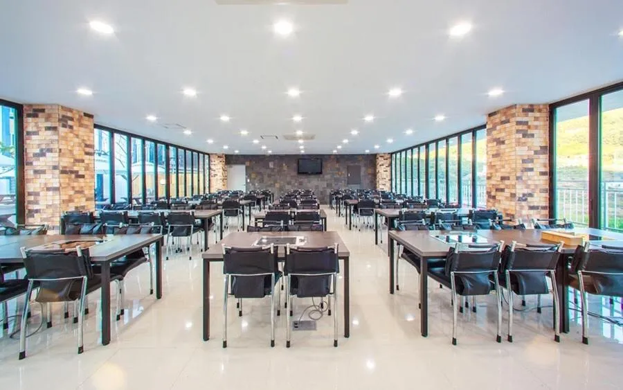 Restaurant/places to eat in Doya Hotel Geoje