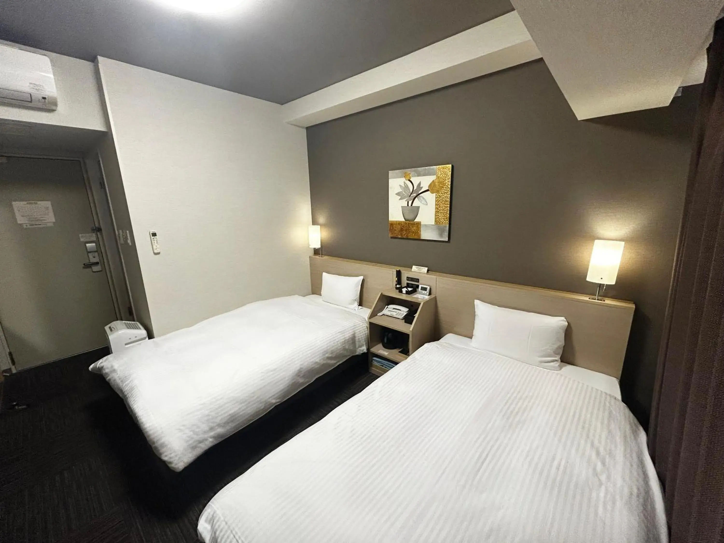 Standard Twin Room - single occupancy - Non-Smoking in Hotel Route Inn Toyama Inter Standard Twin Room - single occupancy - Non-Smoking in Hotel Route Inn Toyama Inter