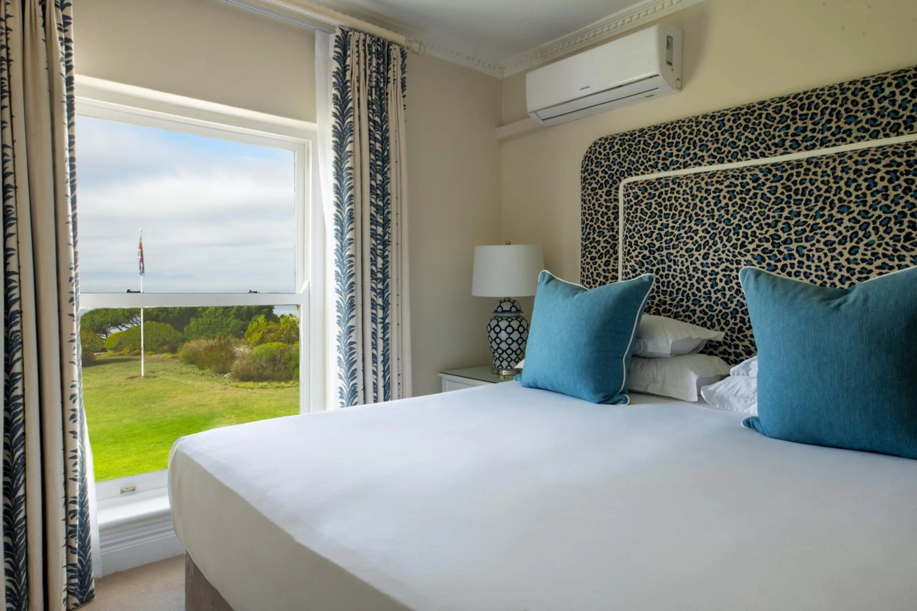 Bedroom, Bed in The Marine Hermanus