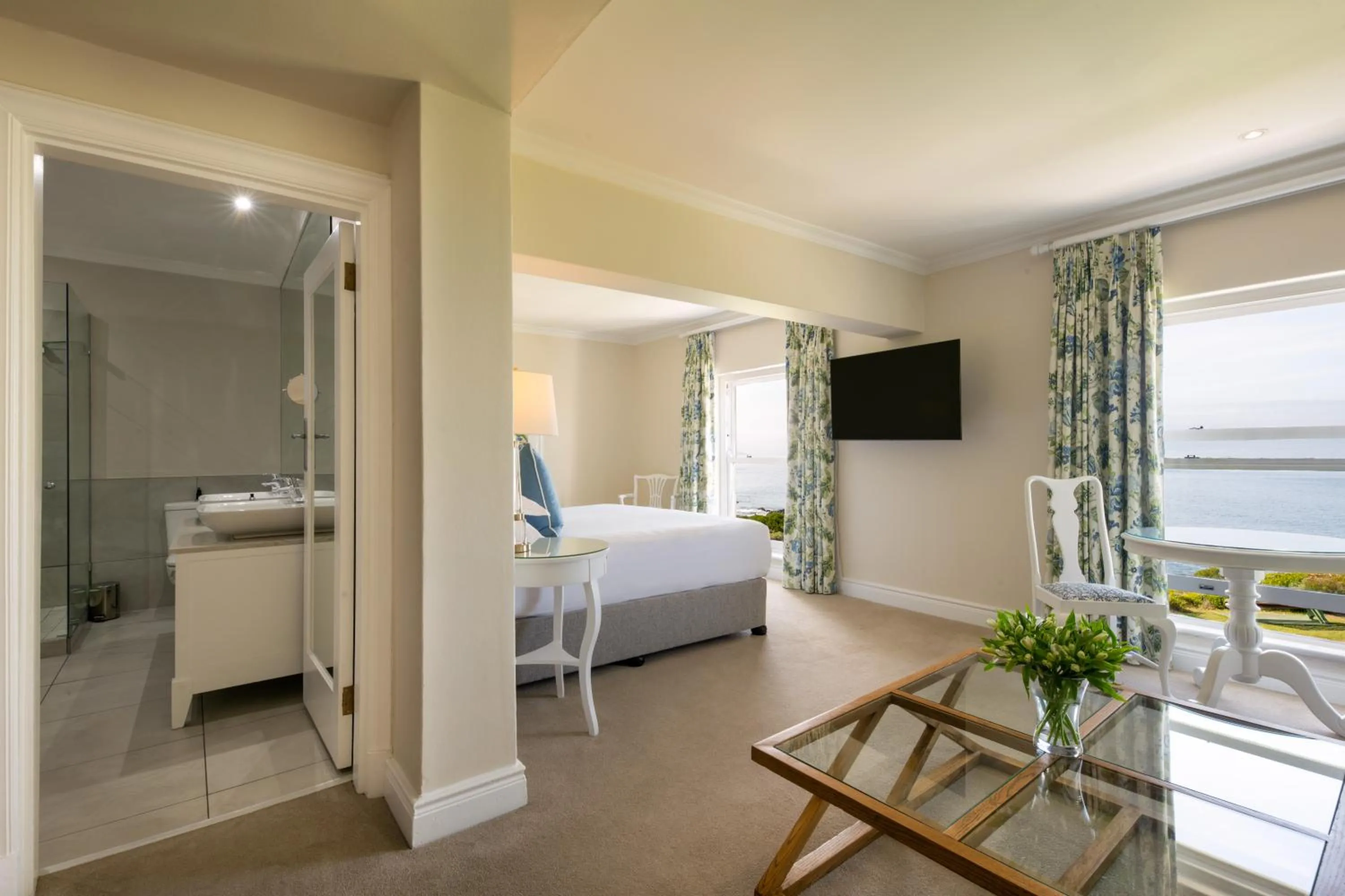 Bedroom, Bed in The Marine Hermanus