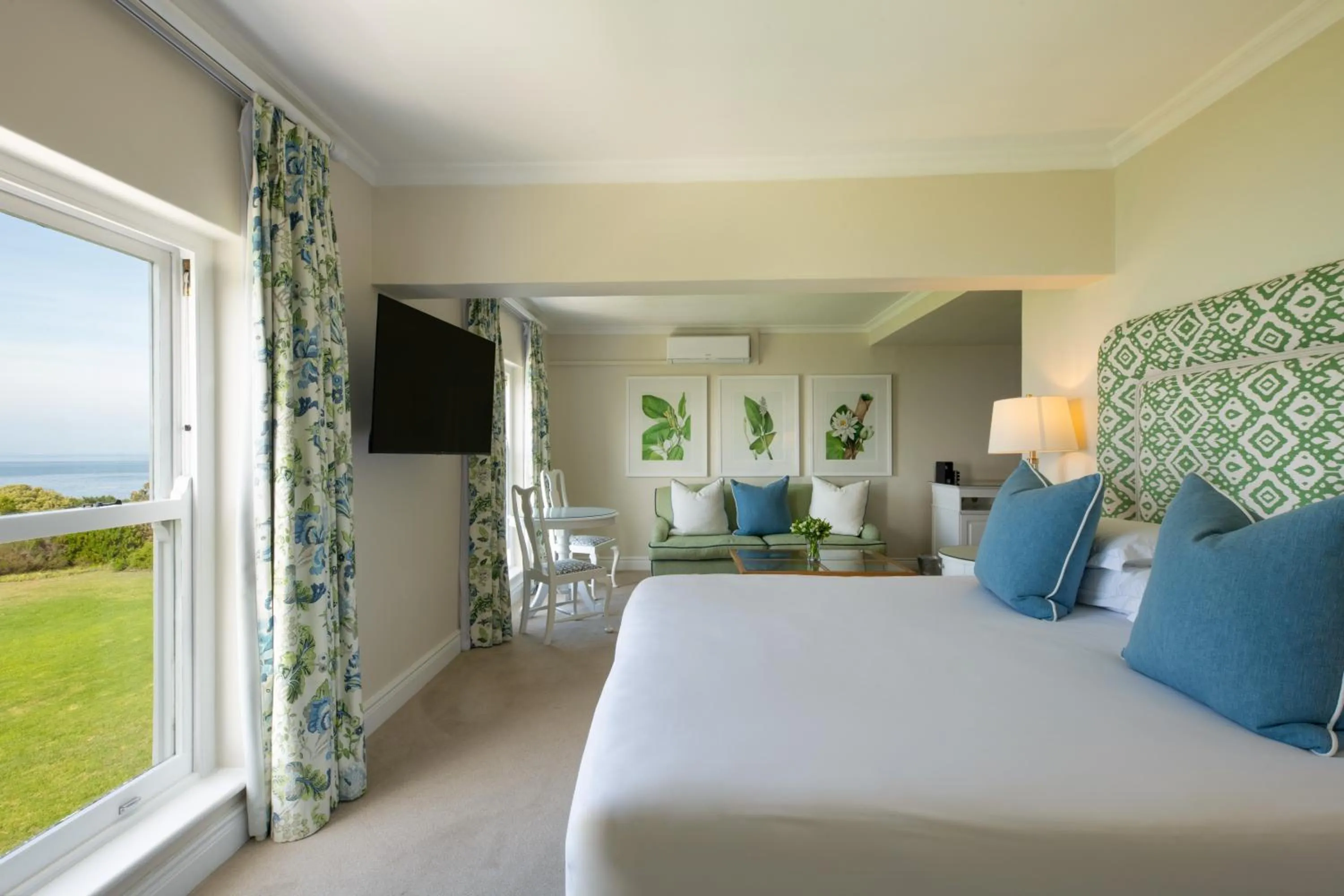 Bedroom, Bed in The Marine Hermanus
