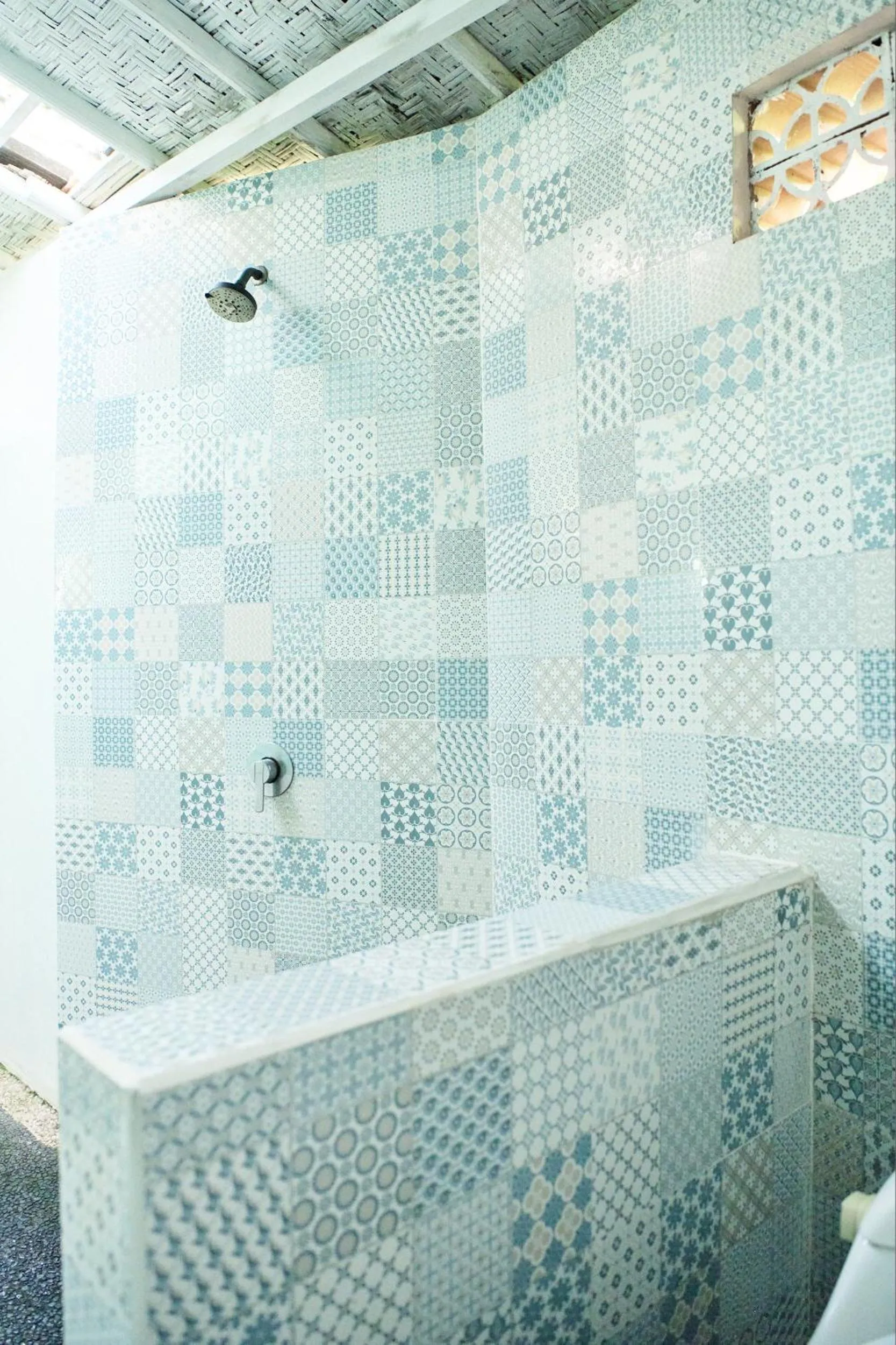 Shower in Lembah Sentosa