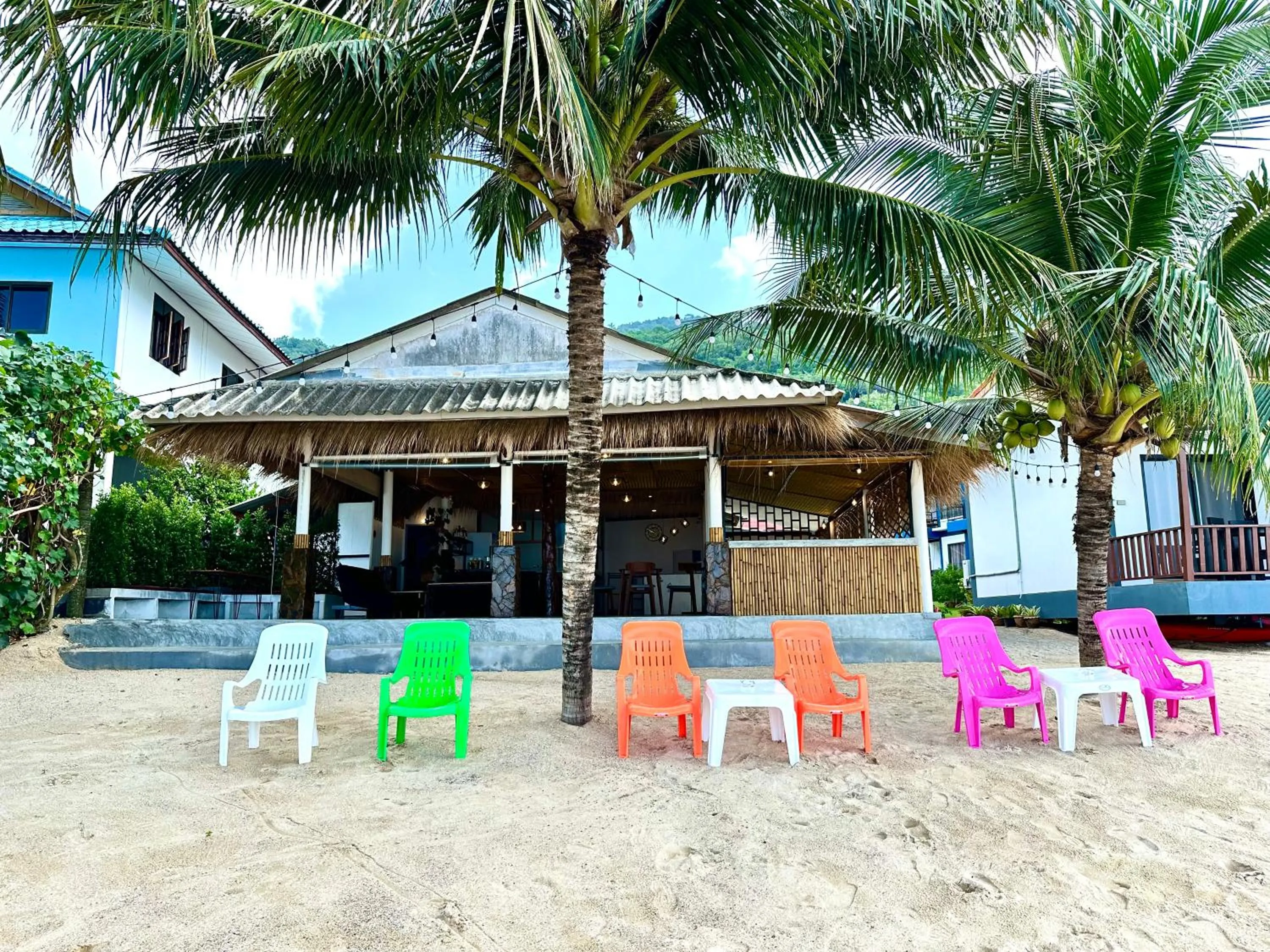 Restaurant/places to eat in The Scenery Beach Resort
