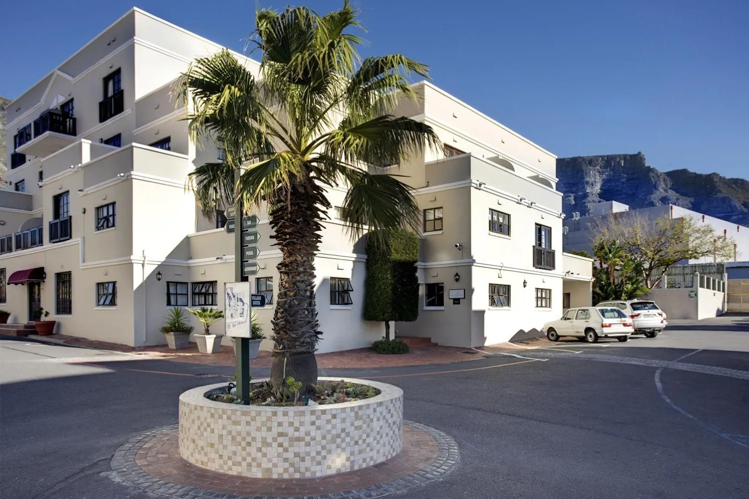 Property Building in Best Western Cape Suites Hotel