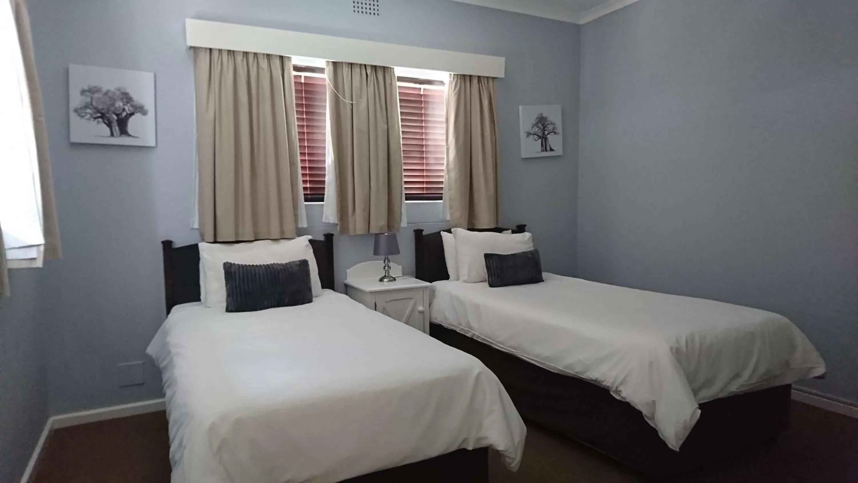 Photo of the whole room in Best Western Cape Suites Hotel