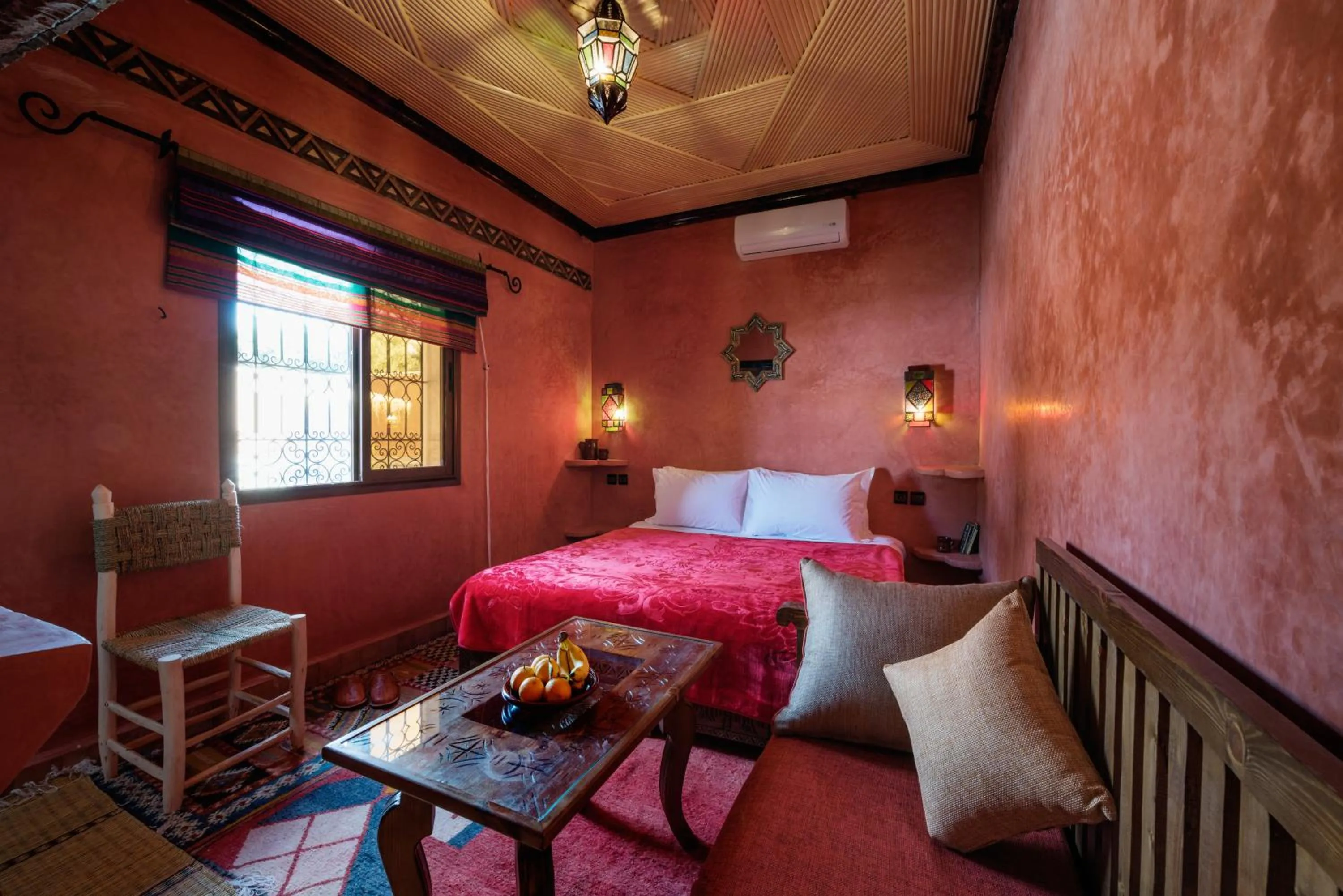 Decorative detail, Bed in Ouirgane Ecolodge