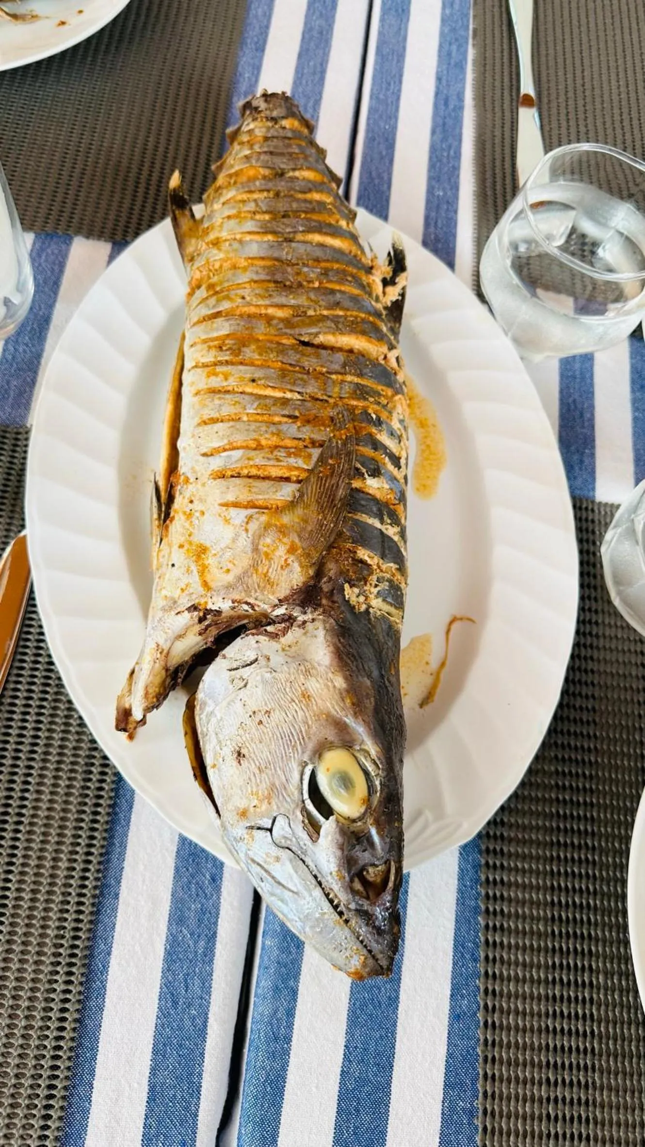 Restaurant/places to eat in Masfalhi View Inn