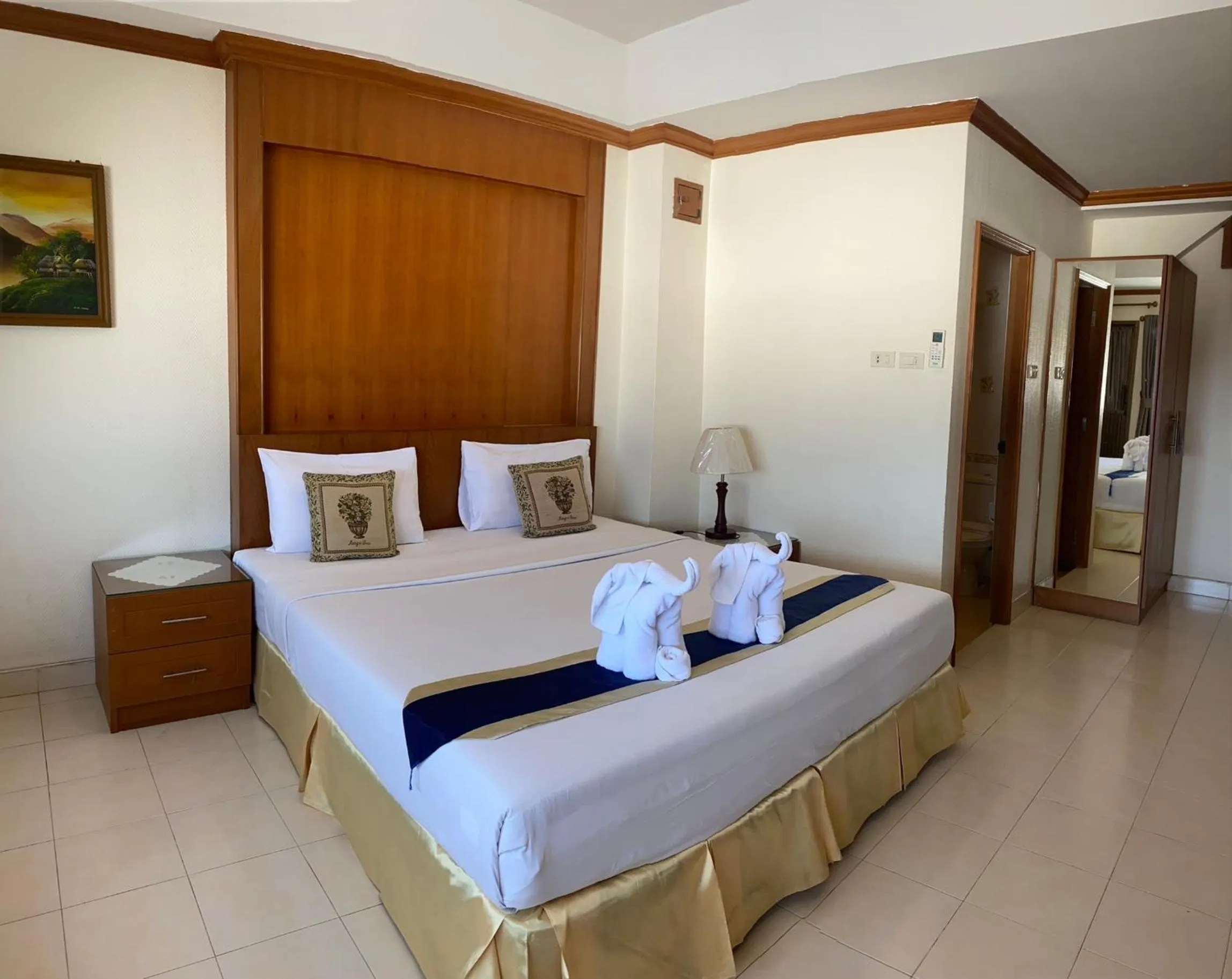 Bed in Seaview Sriracha Hotel