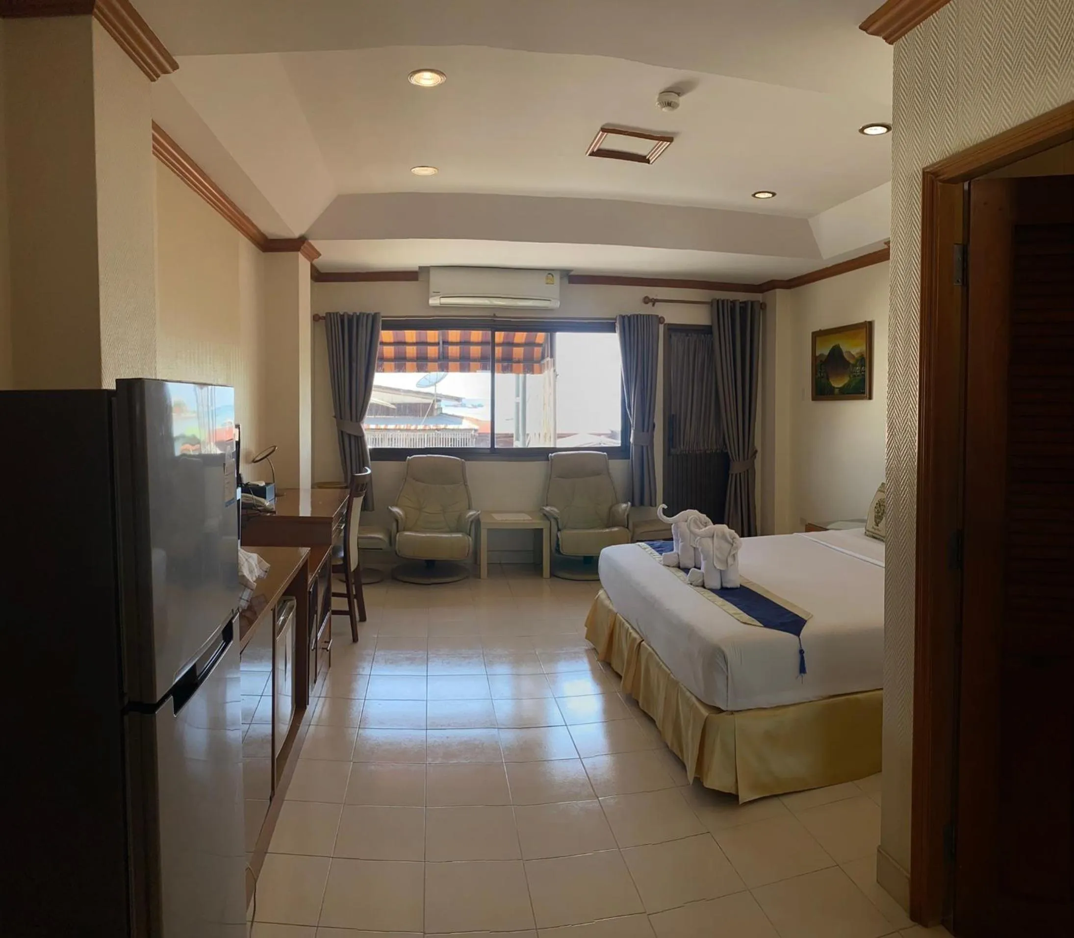 Bed in Seaview Sriracha Hotel