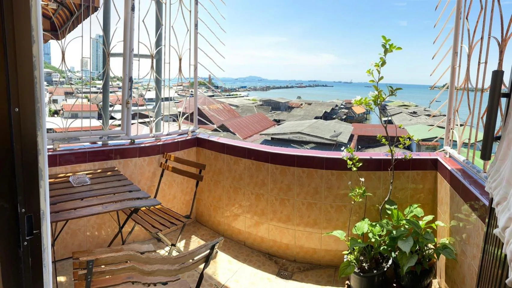 Seaview Sriracha Hotel