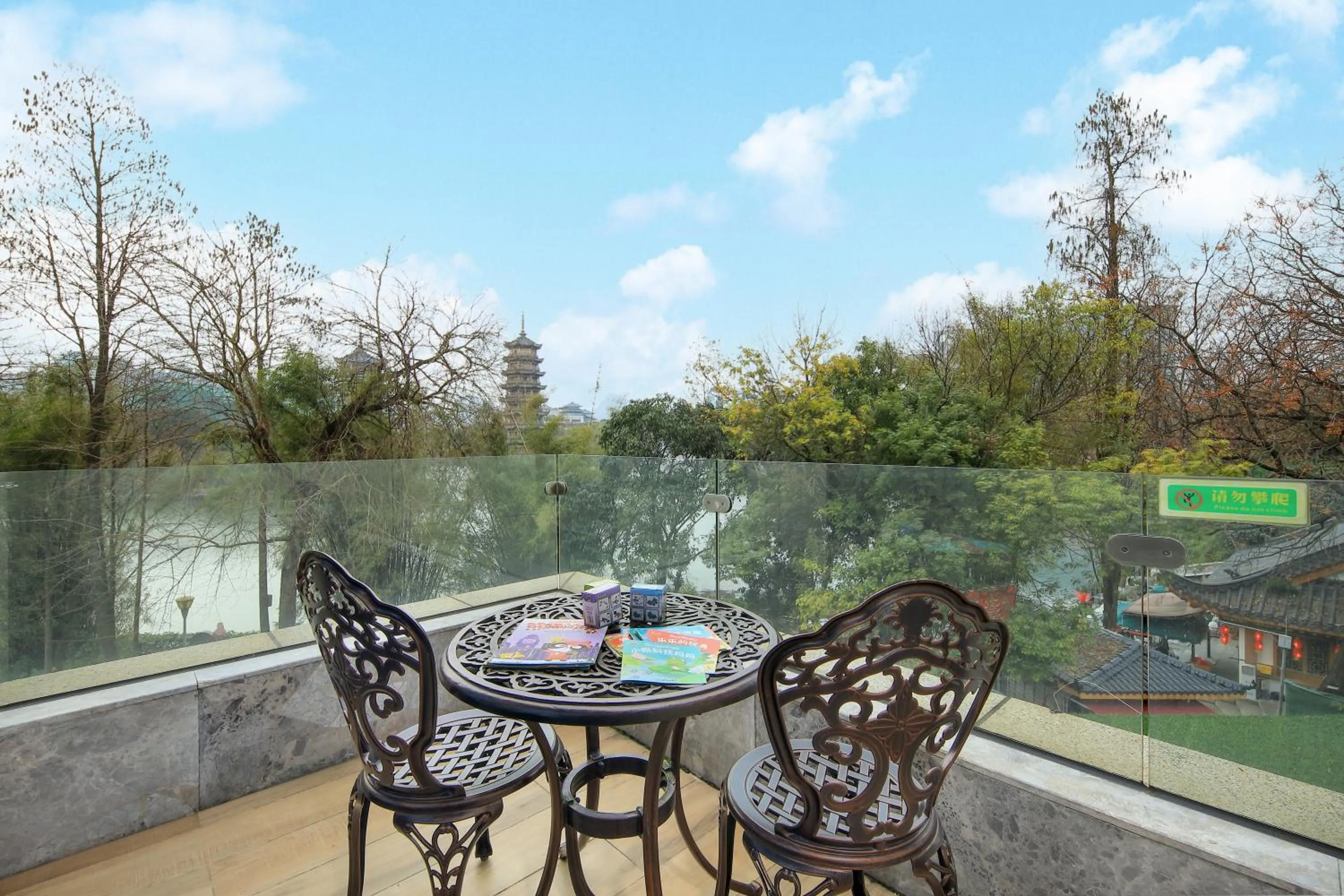 Day in Venus Royal Hotel Guilin Elephant Trunk Hill & Sun and Moon Twin Towers Branch