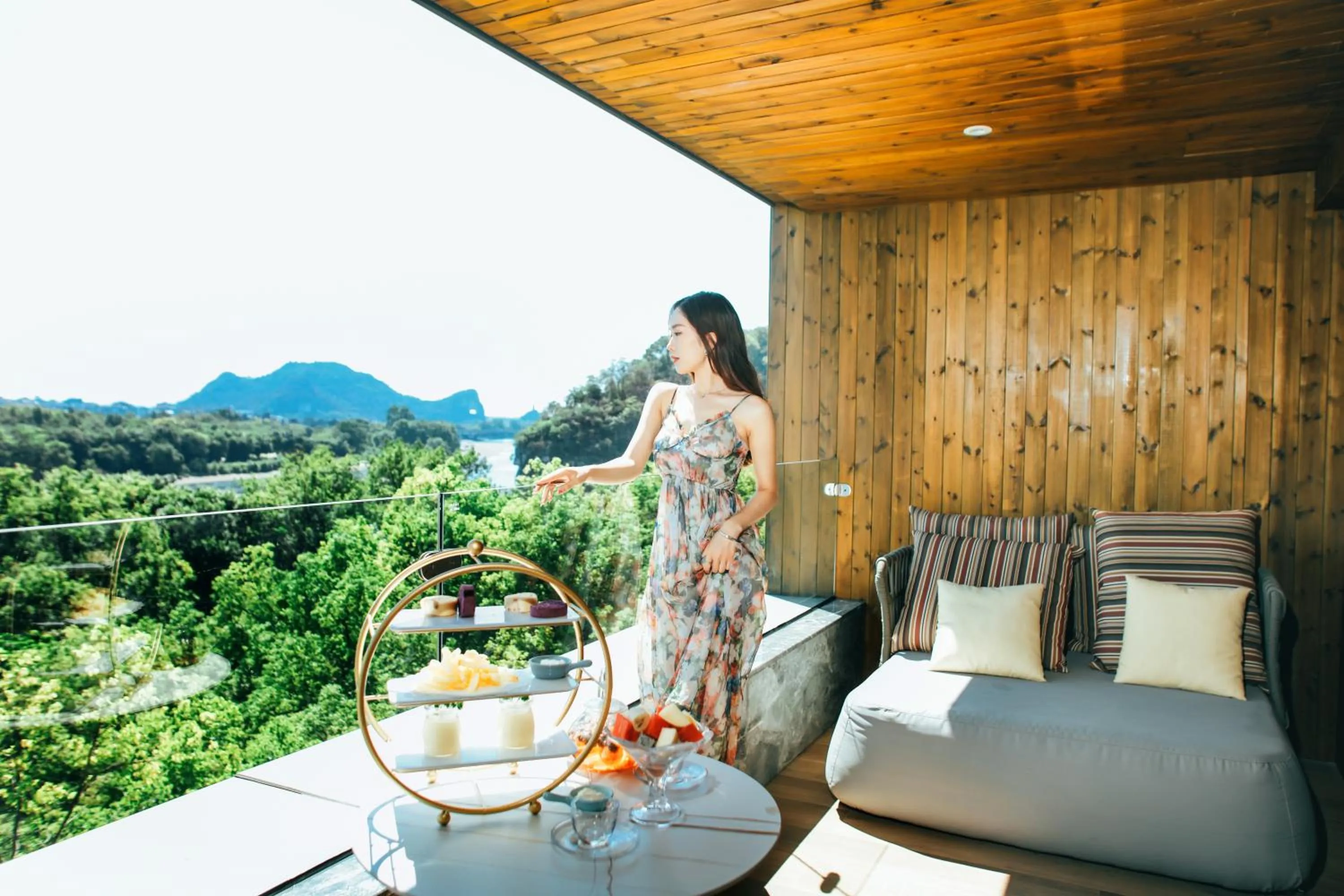 Mountain view in Venus Royal Hotel Guilin Elephant Trunk Hill & Sun and Moon Twin Towers Branch