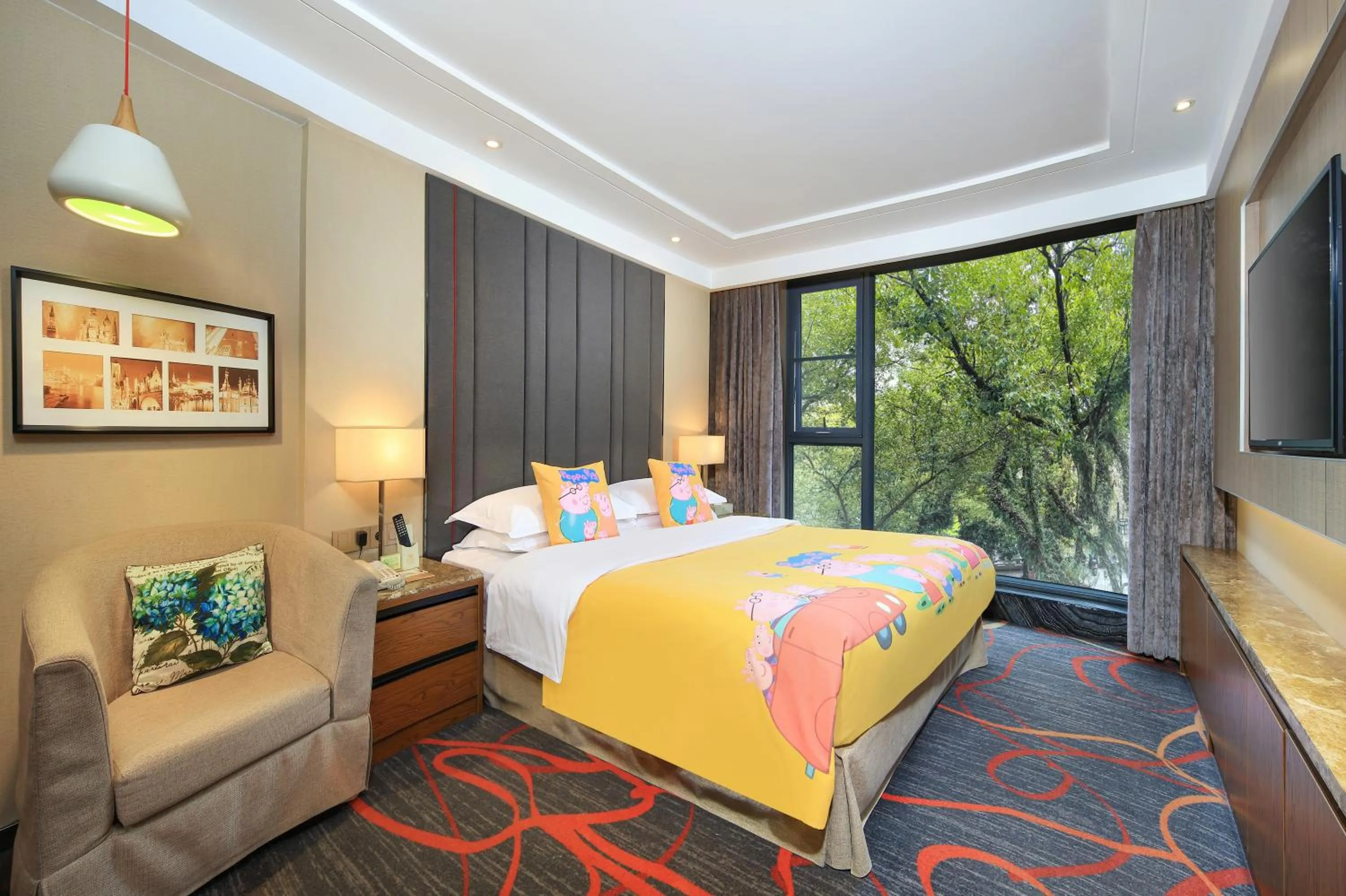 Bed in Venus Royal Hotel Guilin Elephant Trunk Hill & Sun and Moon Twin Towers Branch