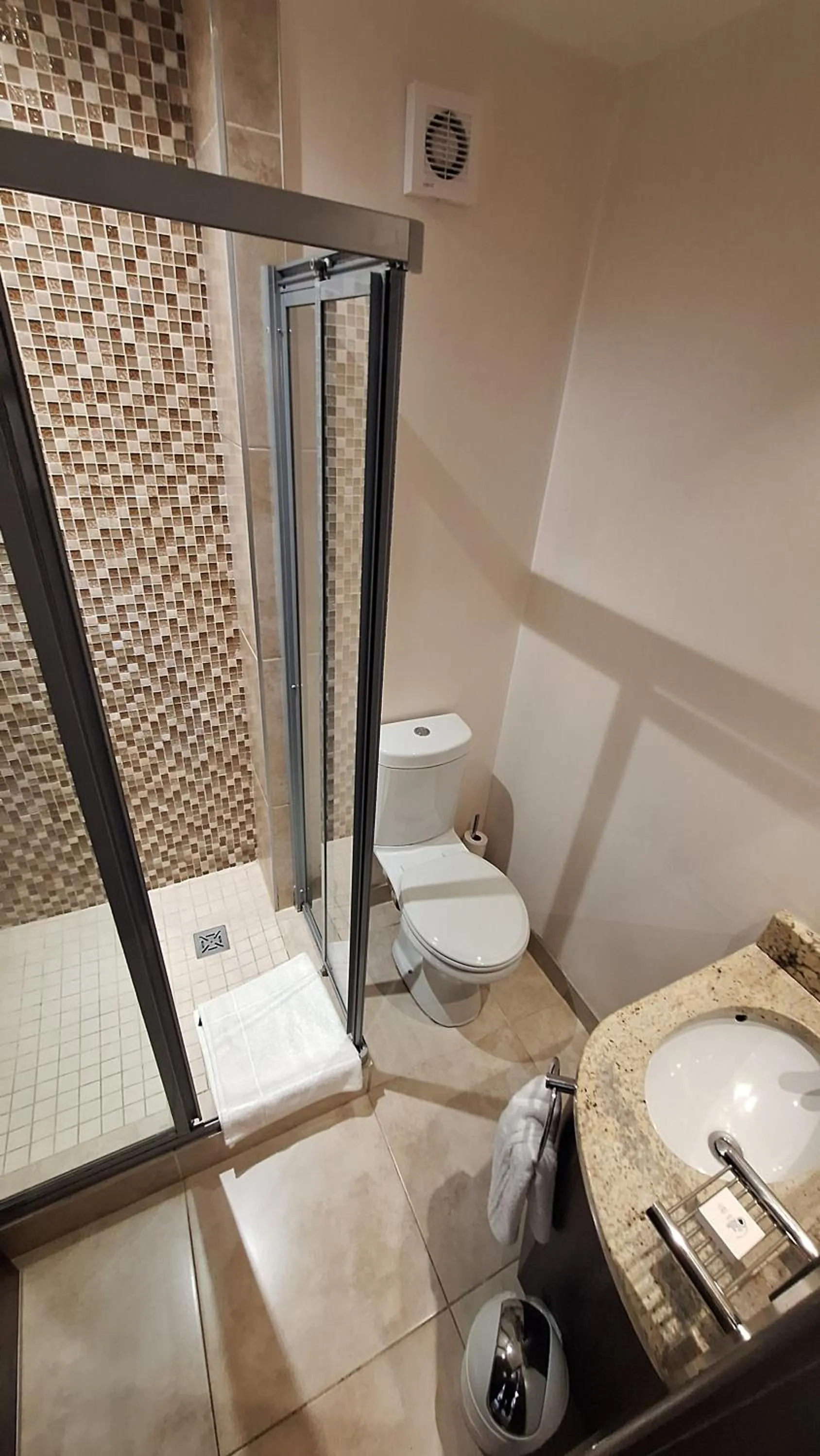 Bathroom in The Kelway Hotel