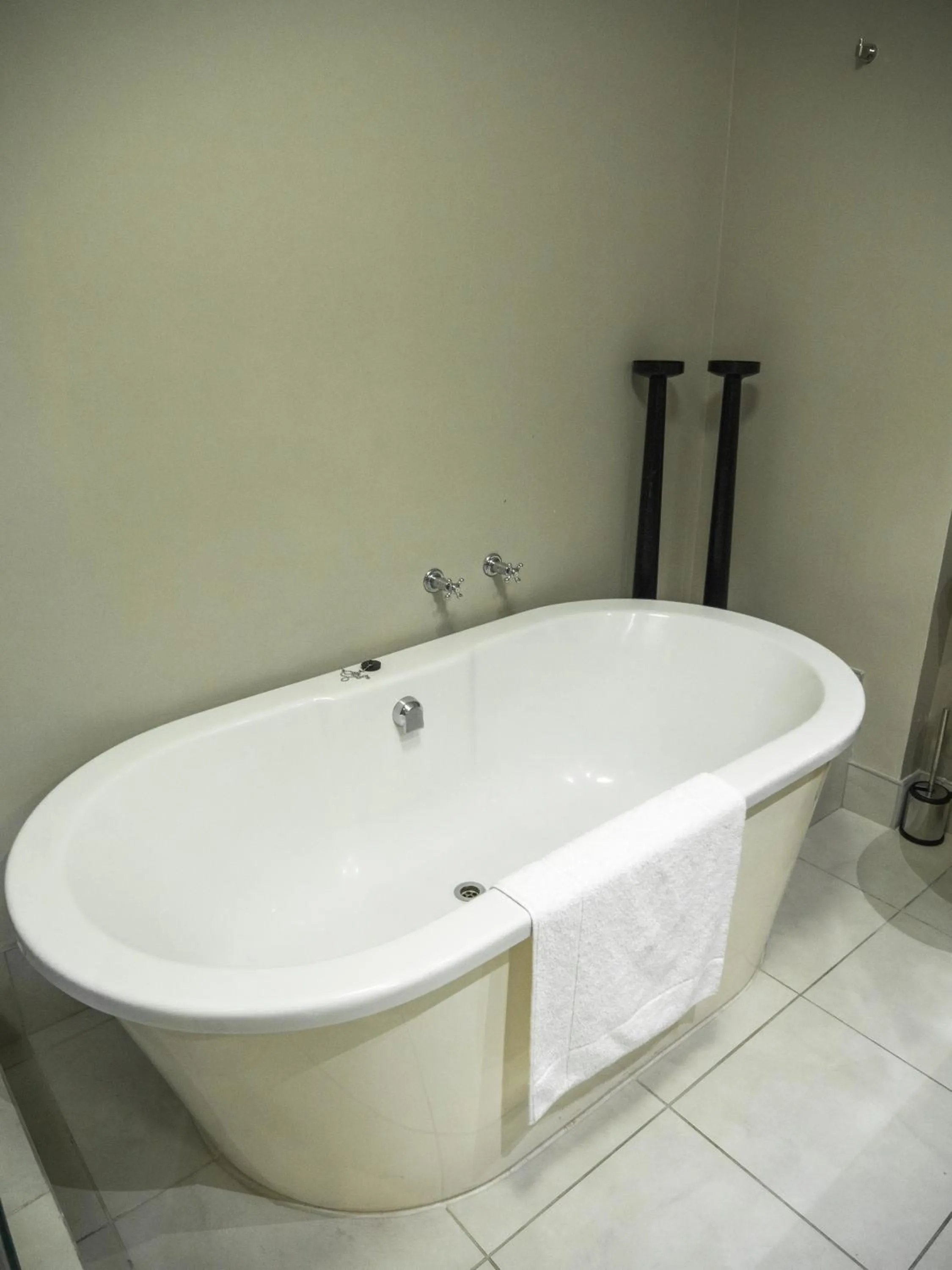 Bathroom in The Kelway Hotel