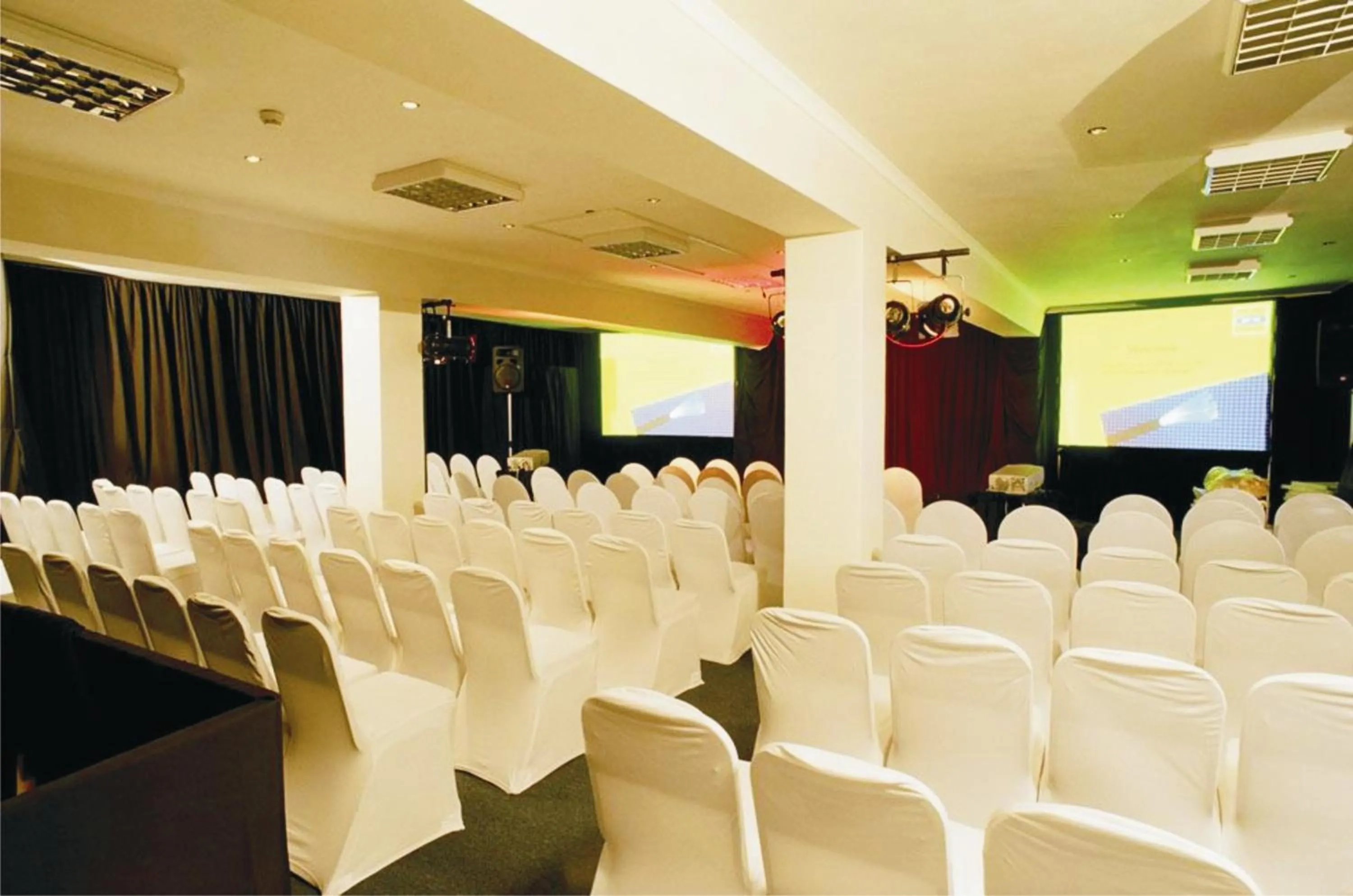 Meeting/conference room in The Kelway Hotel