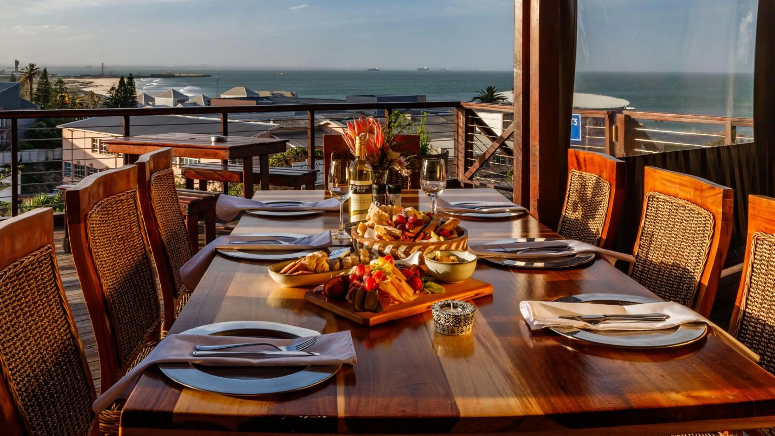 Restaurant/places to eat in The Kelway Hotel