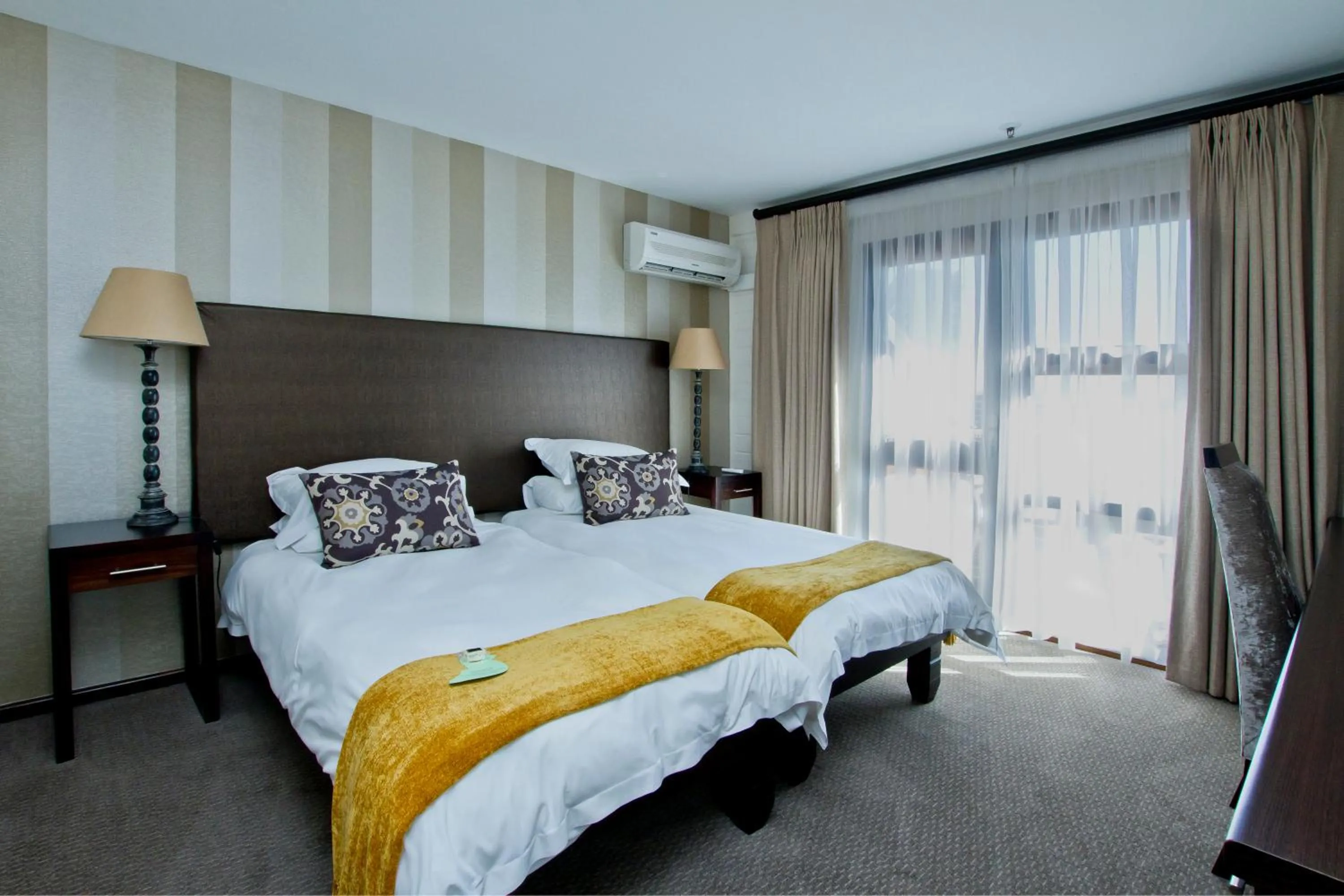 Bed in The Kelway Hotel