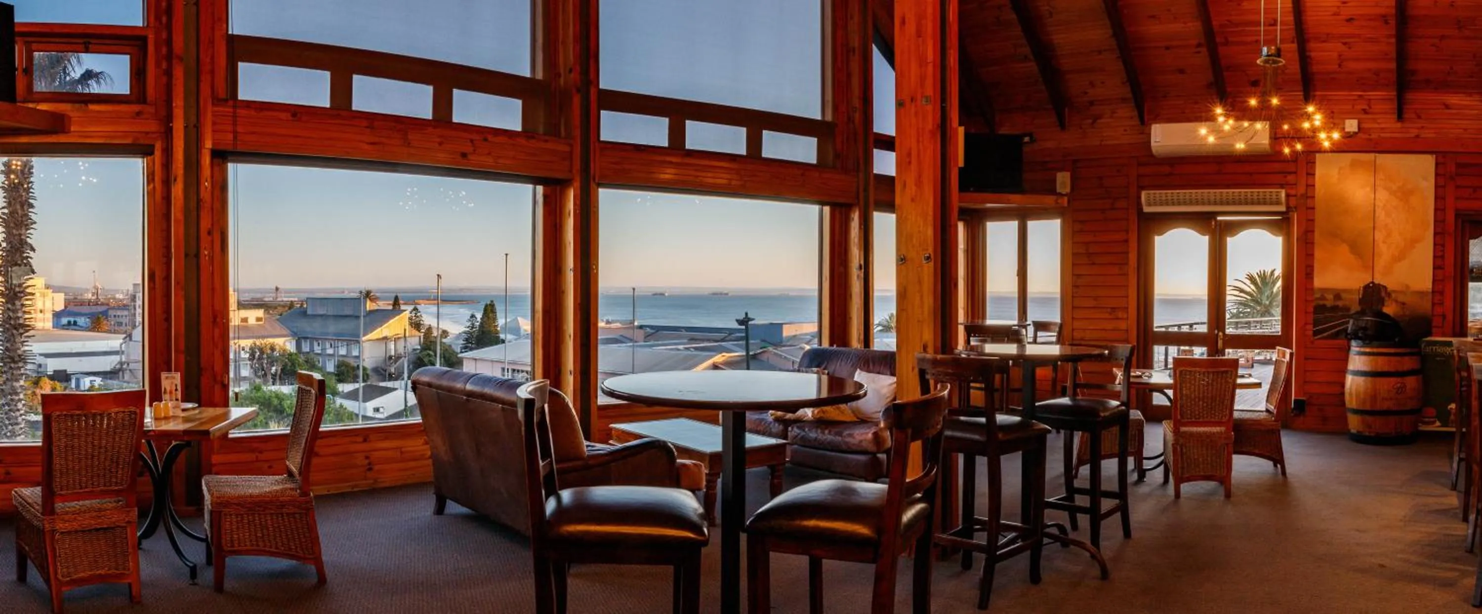 Restaurant/places to eat in The Kelway Hotel