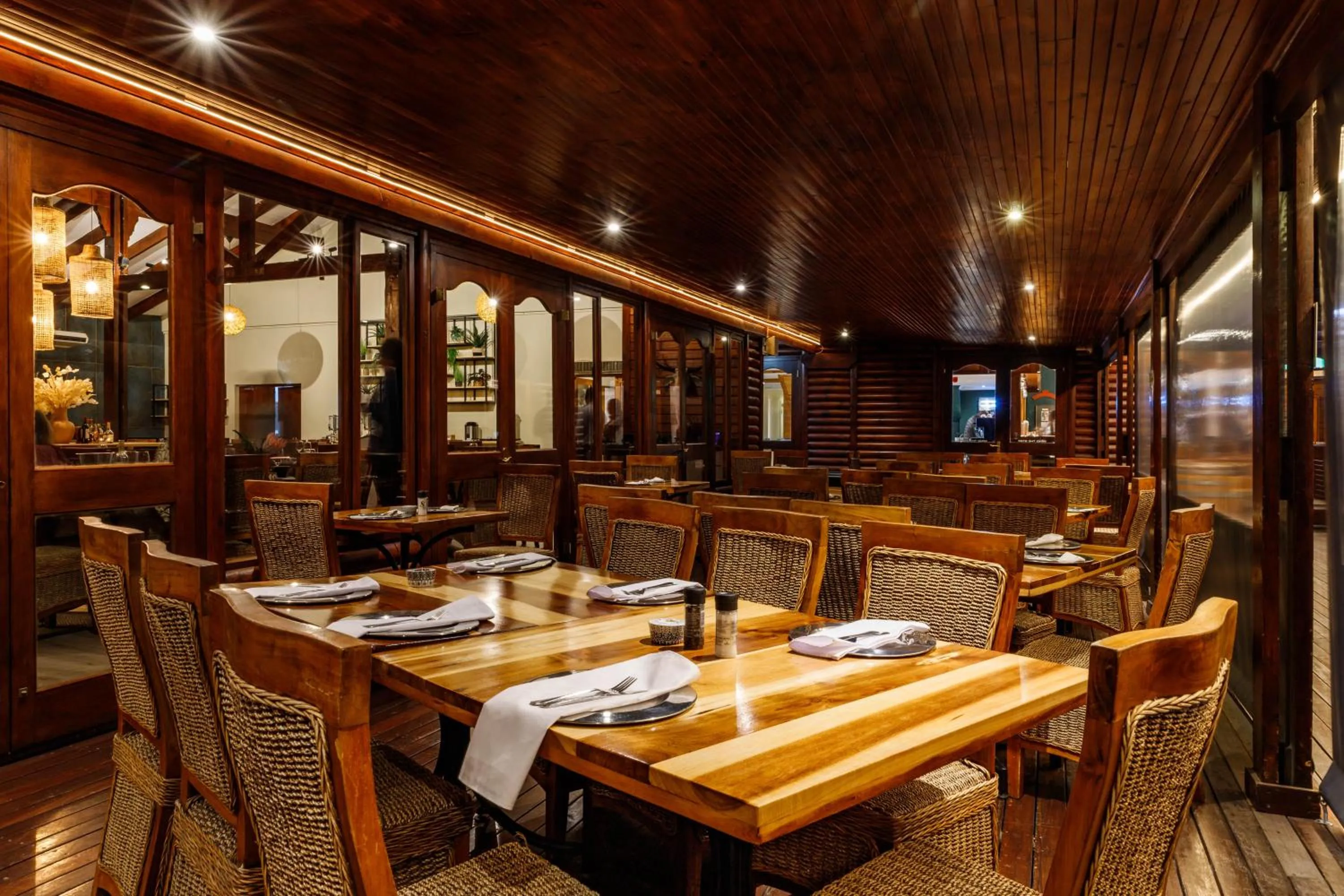 Restaurant/places to eat in The Kelway Hotel