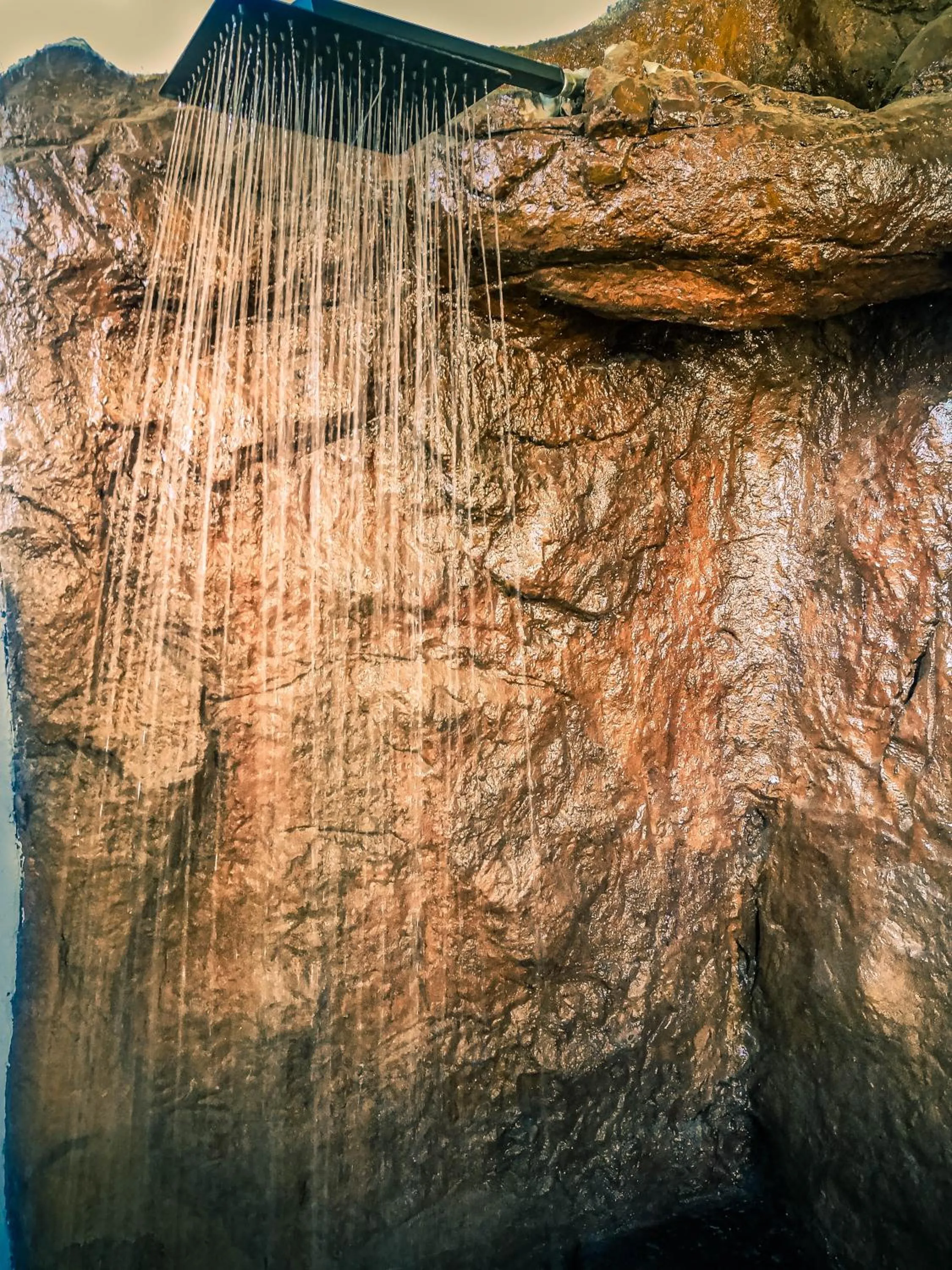 Shower in Elephants Footprint Lodge