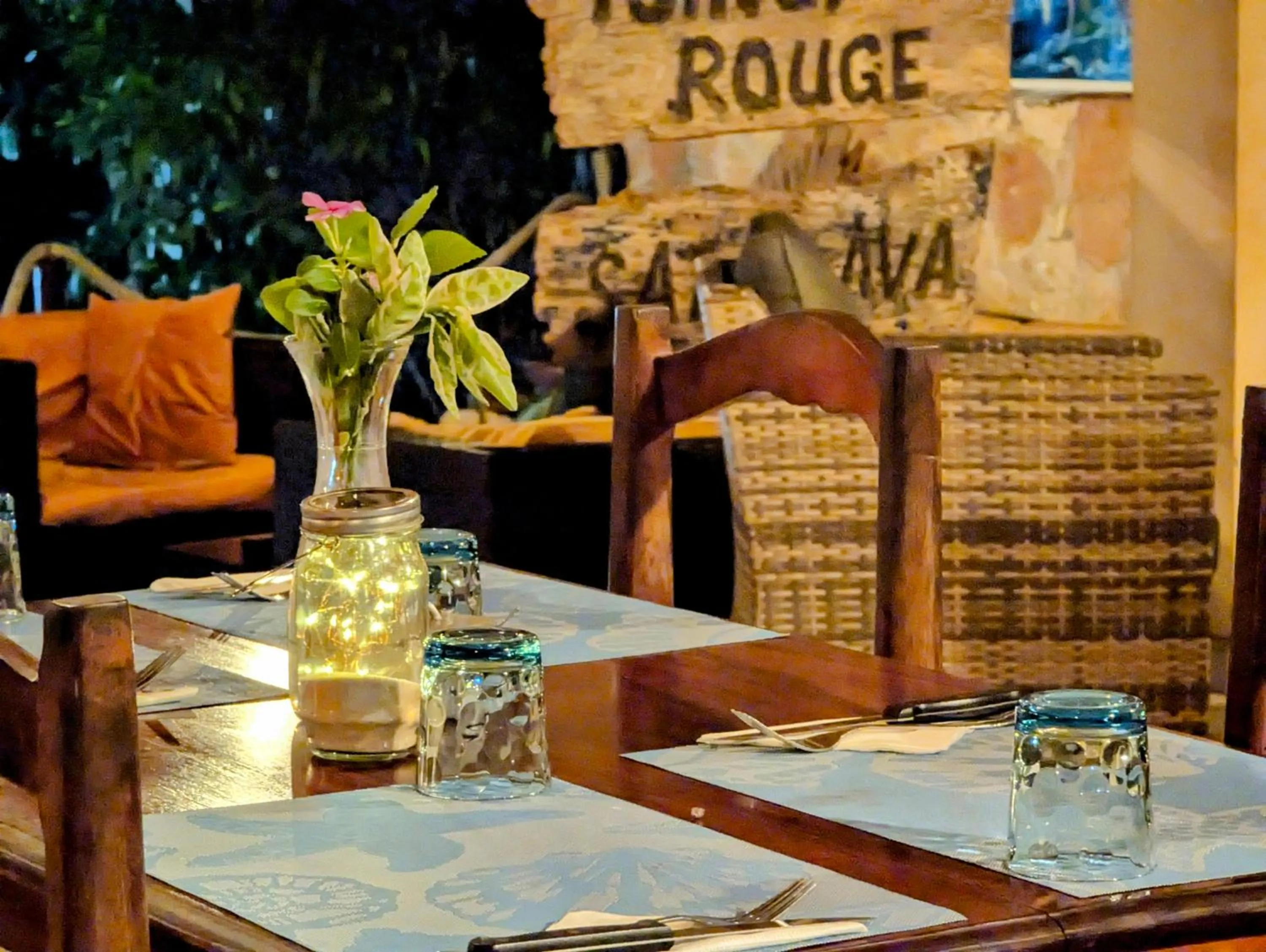 Restaurant/places to eat in Hotel Lakana Ramena