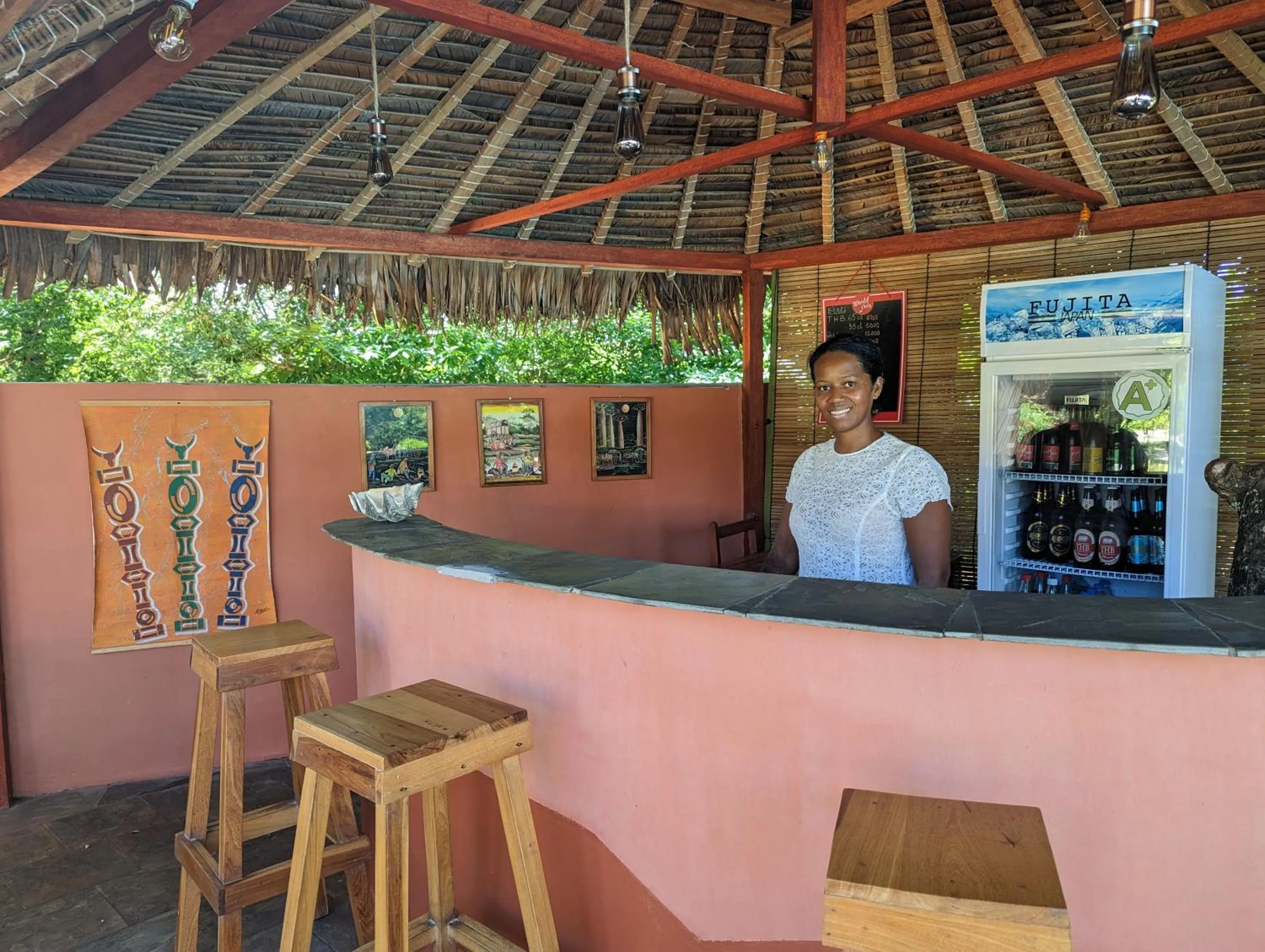 Restaurant/places to eat in Hotel Lakana Ramena