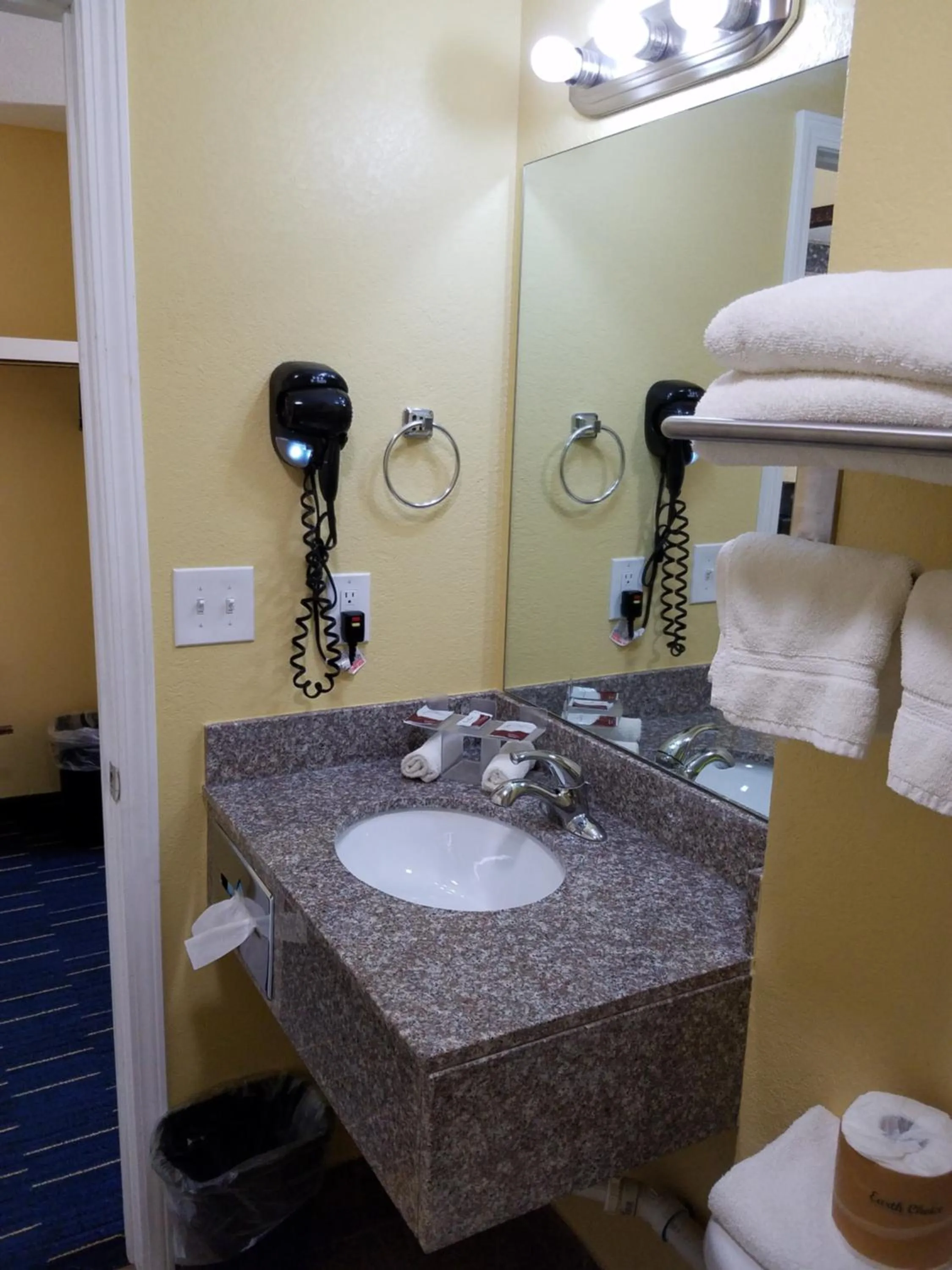 Bathroom in Country Inn Sterling