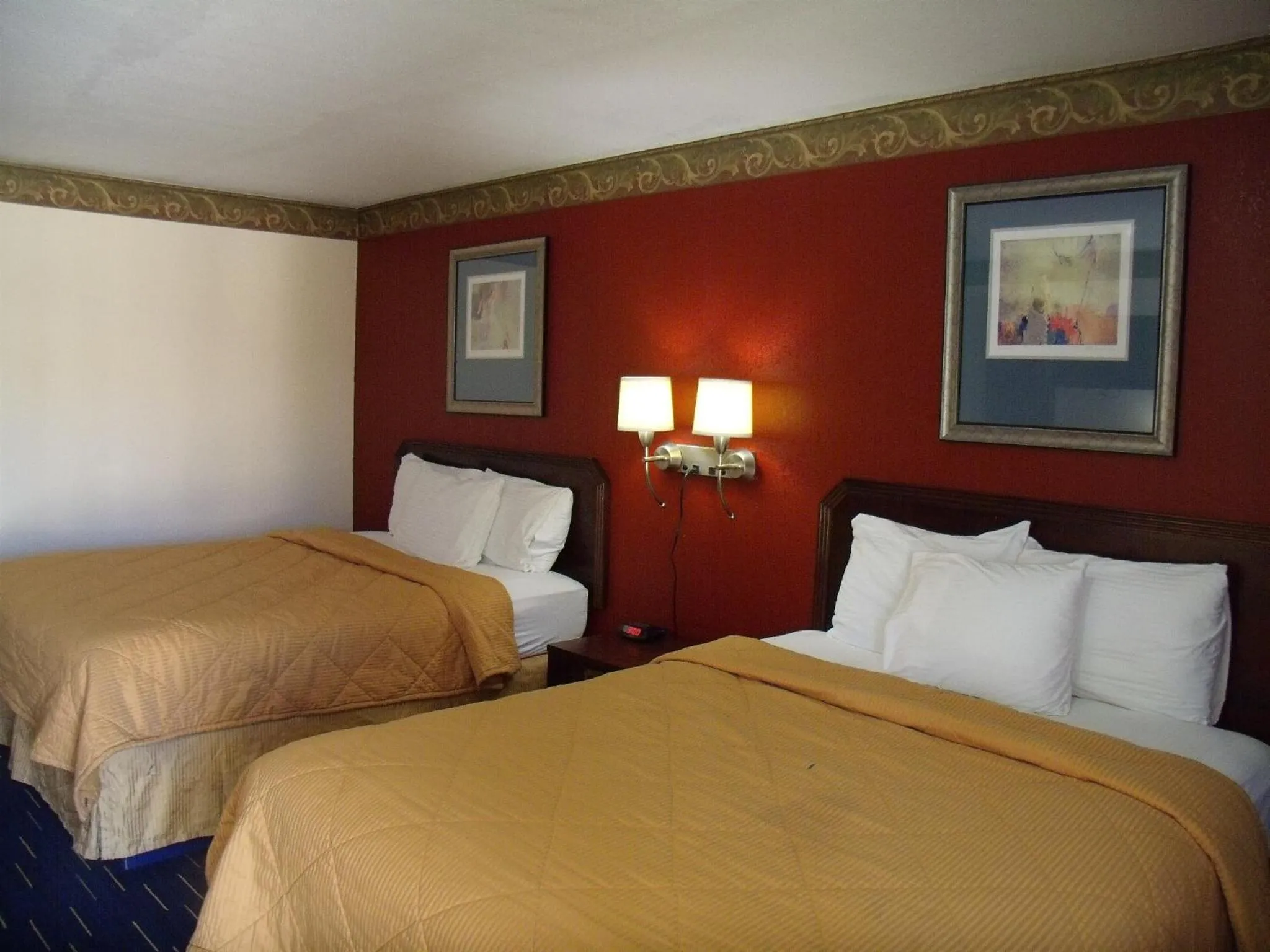 Bed in Country Inn Sterling