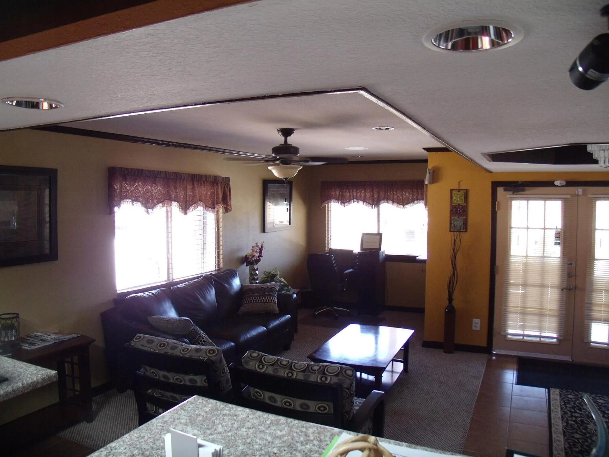 Seating area in Country Inn Sterling